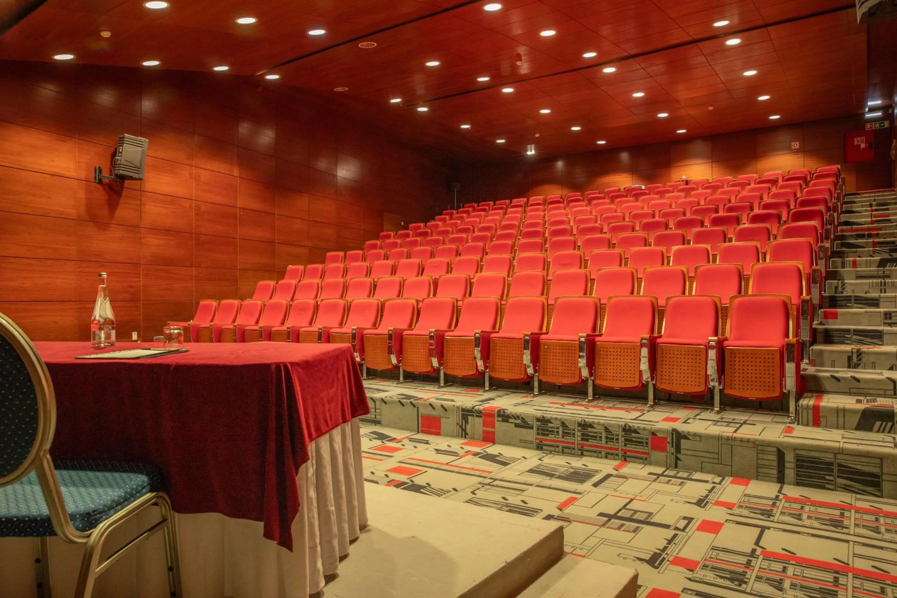 Meeting/conference room in VIP Executive Arts Hotel