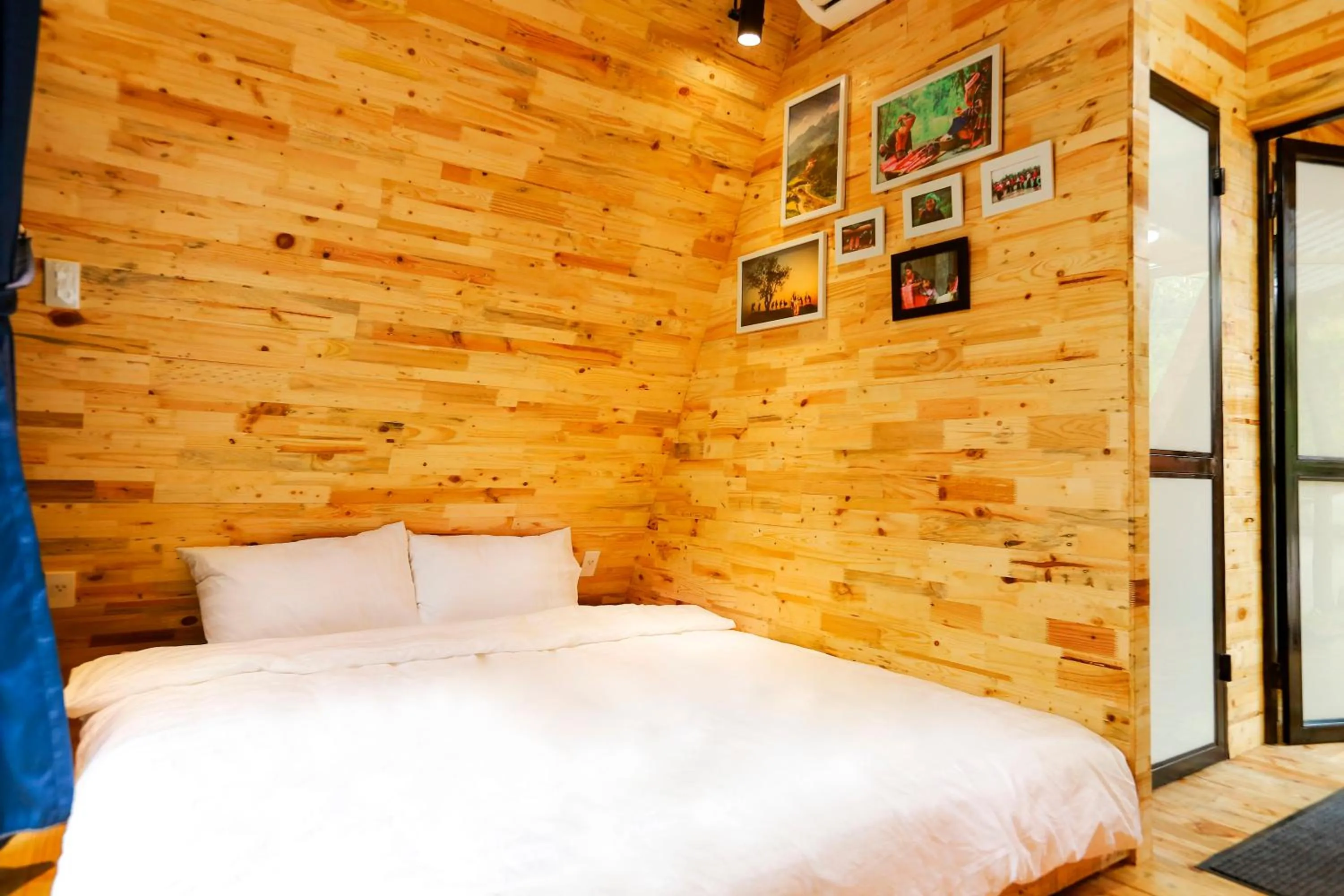 Bed in Cat Ba Eco Lodge