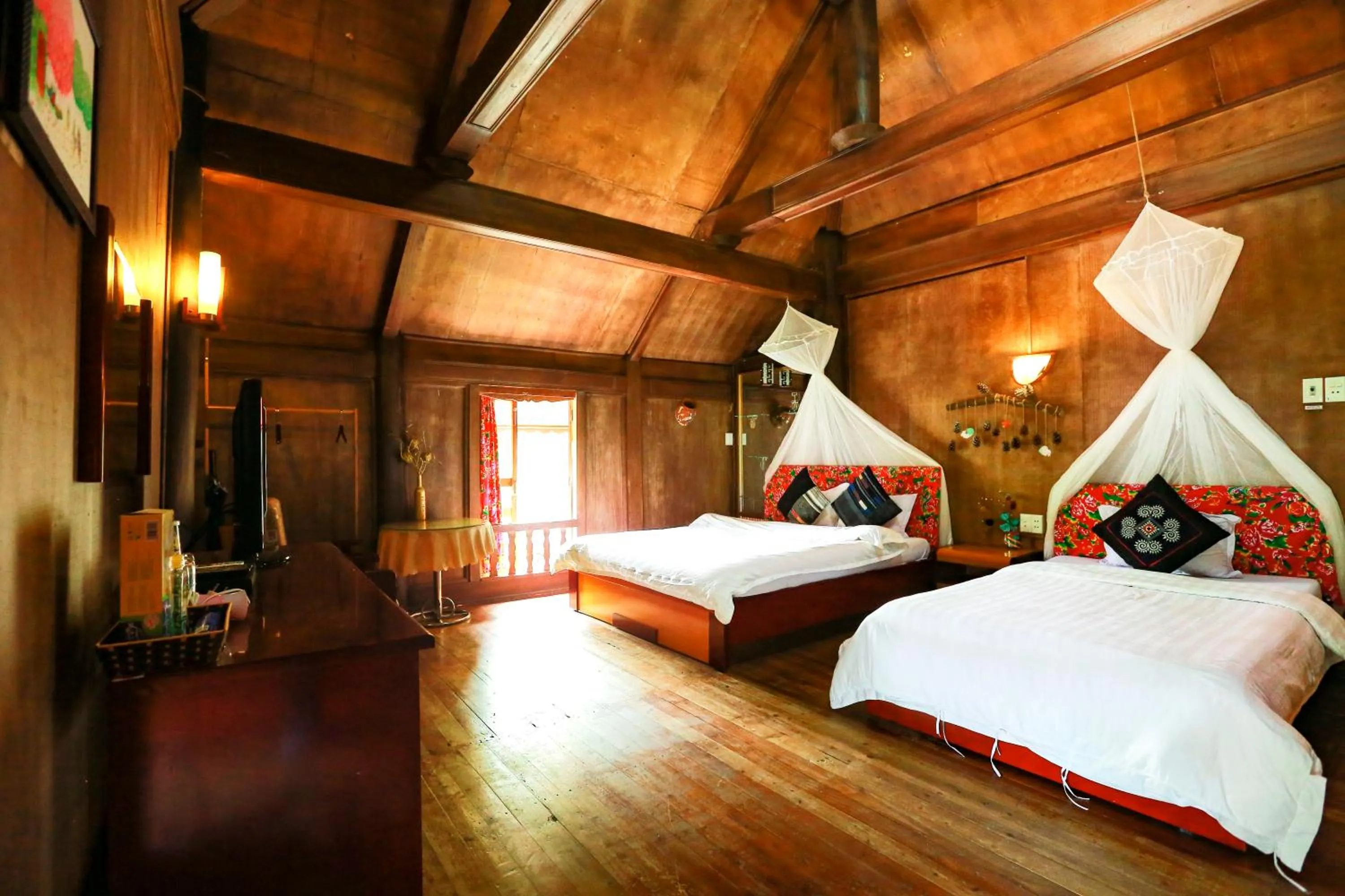 Bed in Cat Ba Eco Lodge