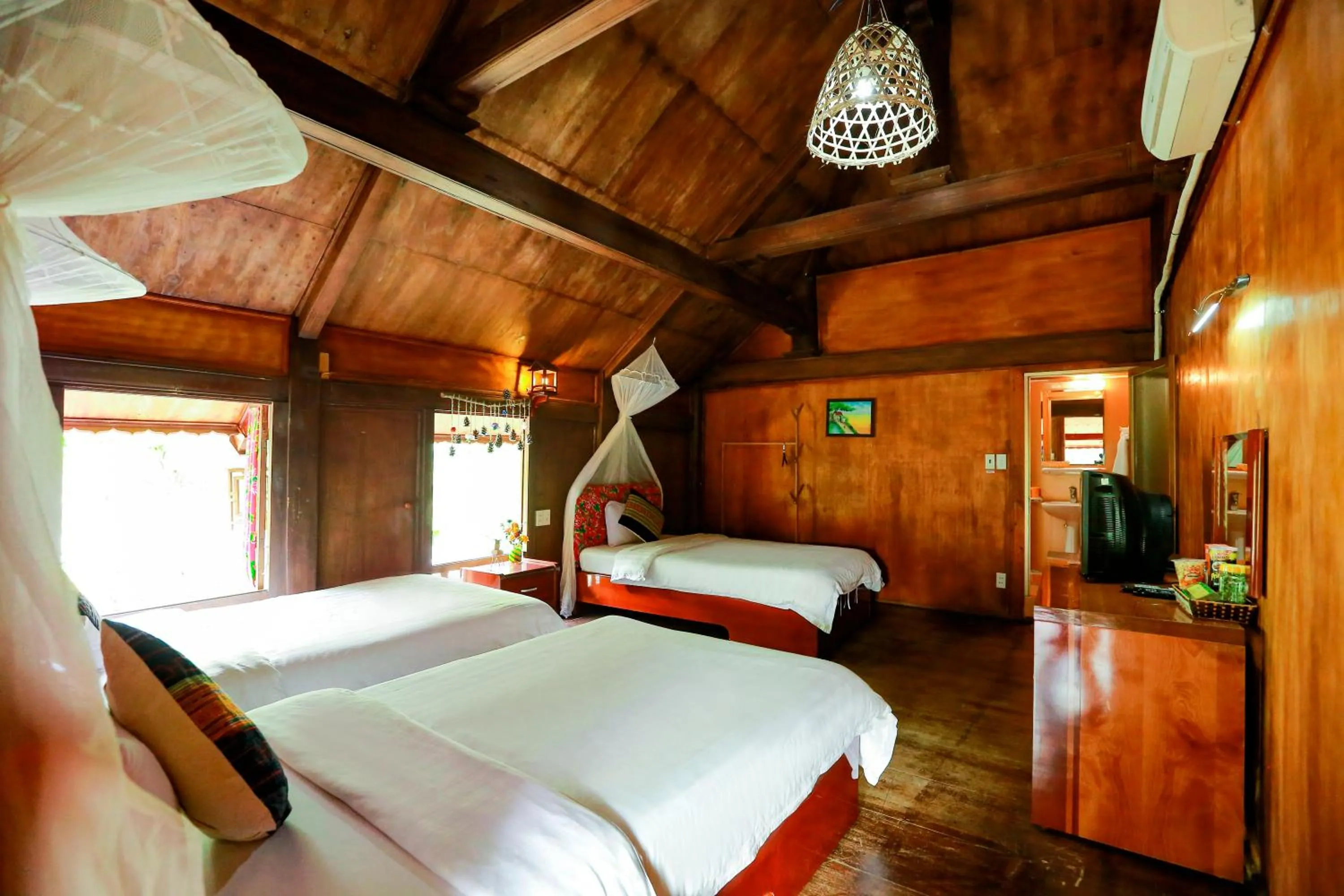 Bed in Cat Ba Eco Lodge