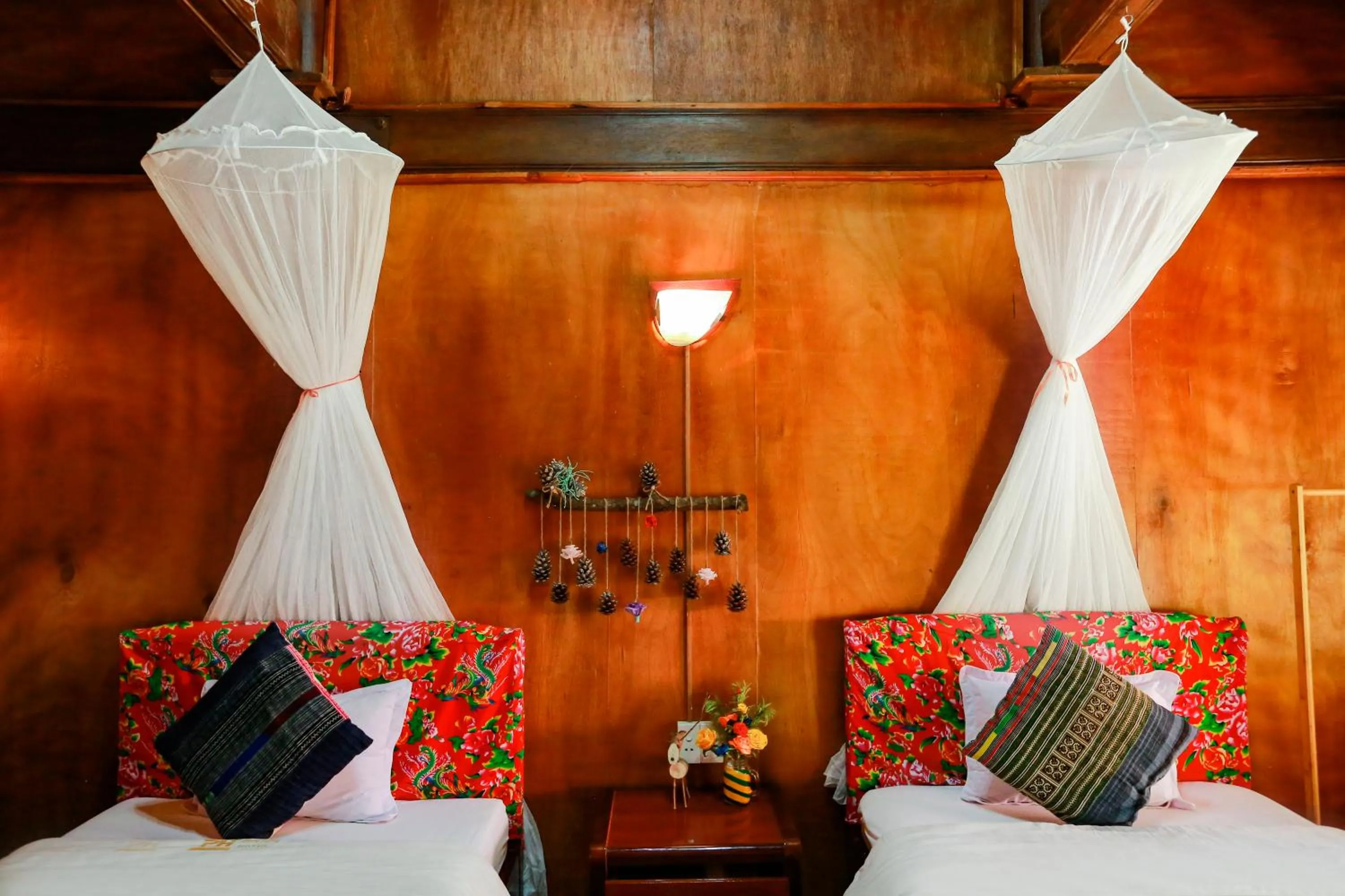 Bed in Cat Ba Eco Lodge