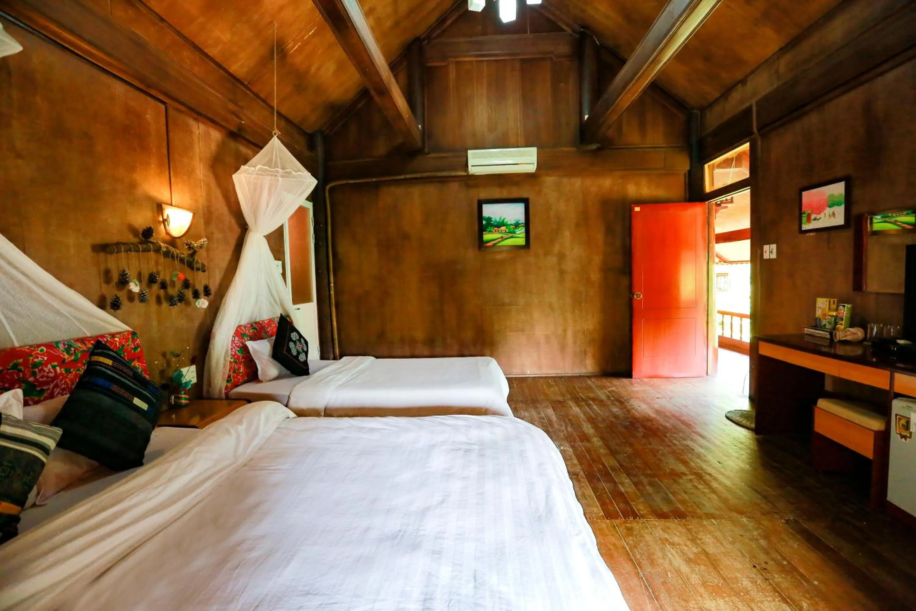 Bed in Cat Ba Eco Lodge