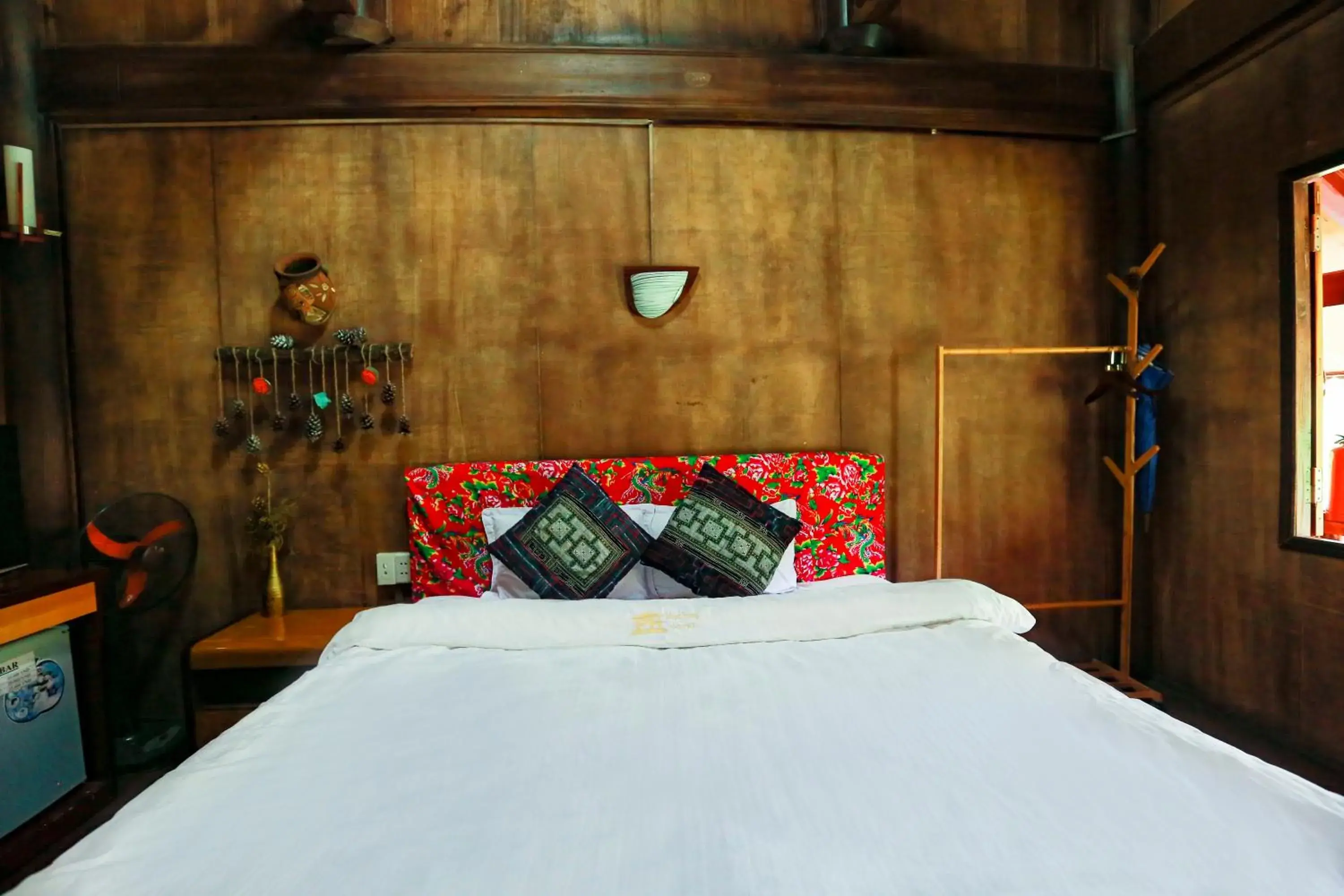 Deluxe Double Room - single occupancy in Cat Ba Eco Lodge Deluxe Double Room - single occupancy in Cat Ba Eco Lodge
