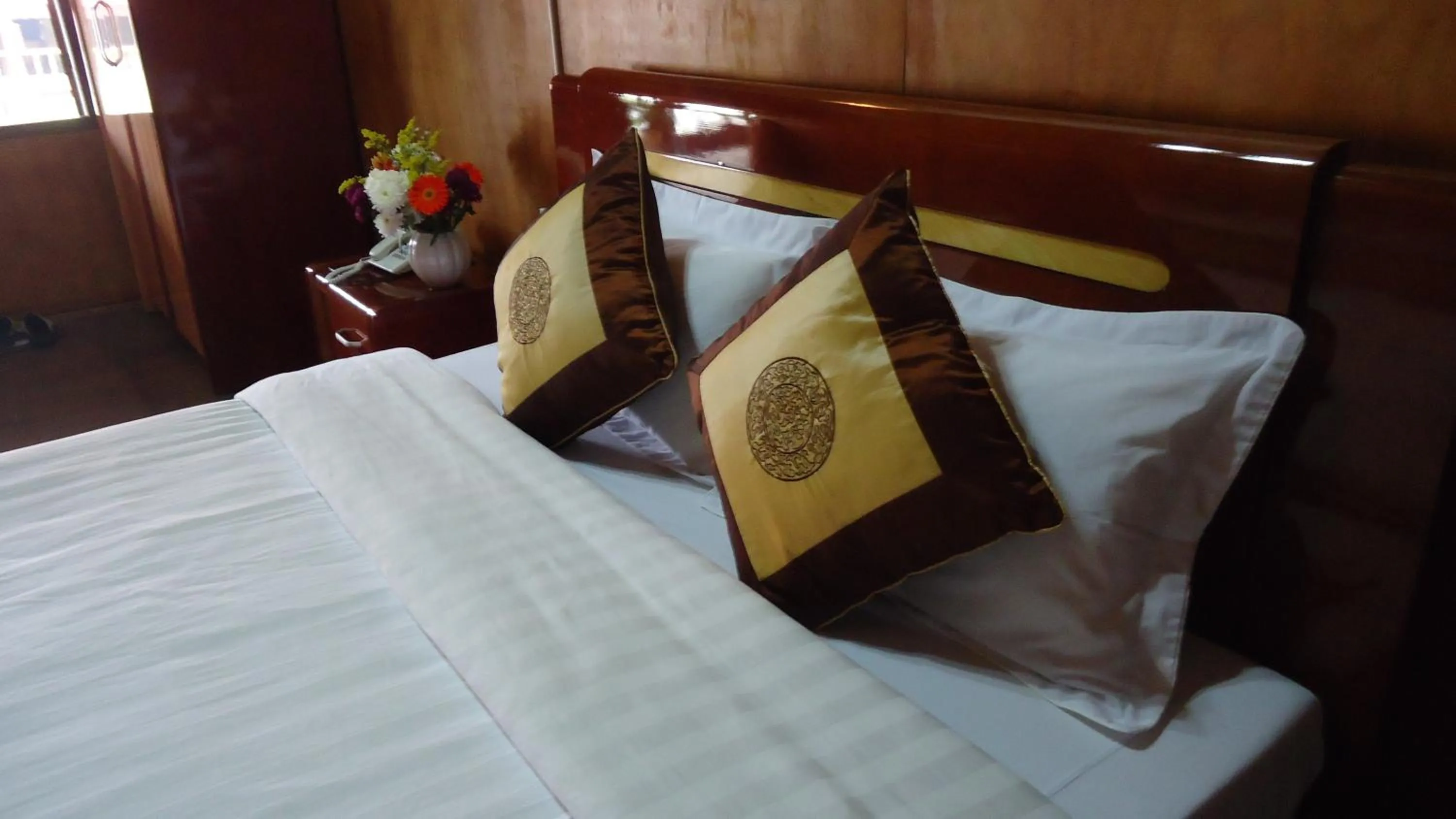 Bed in Cat Ba Eco Lodge