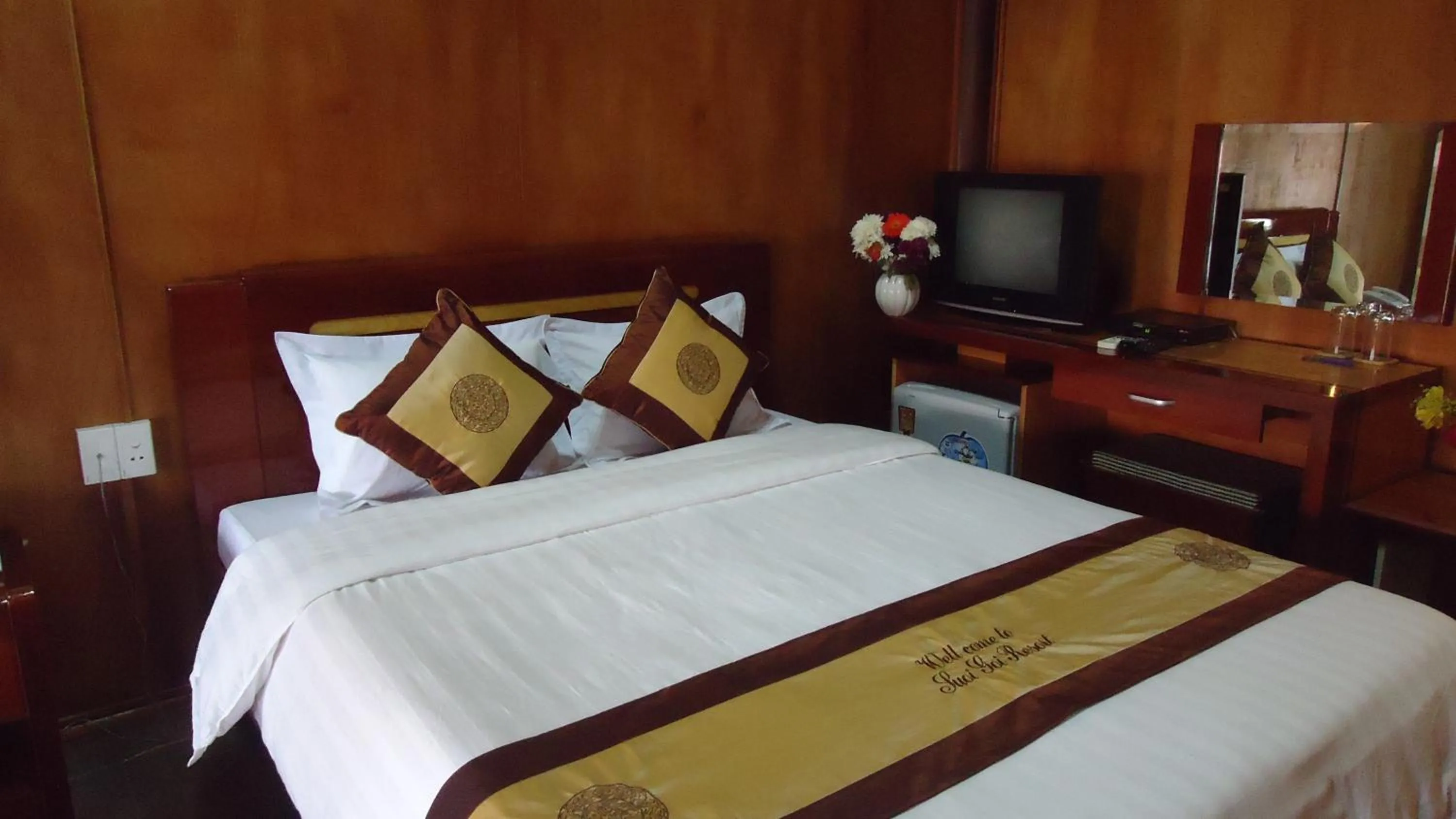 Bed in Cat Ba Eco Lodge