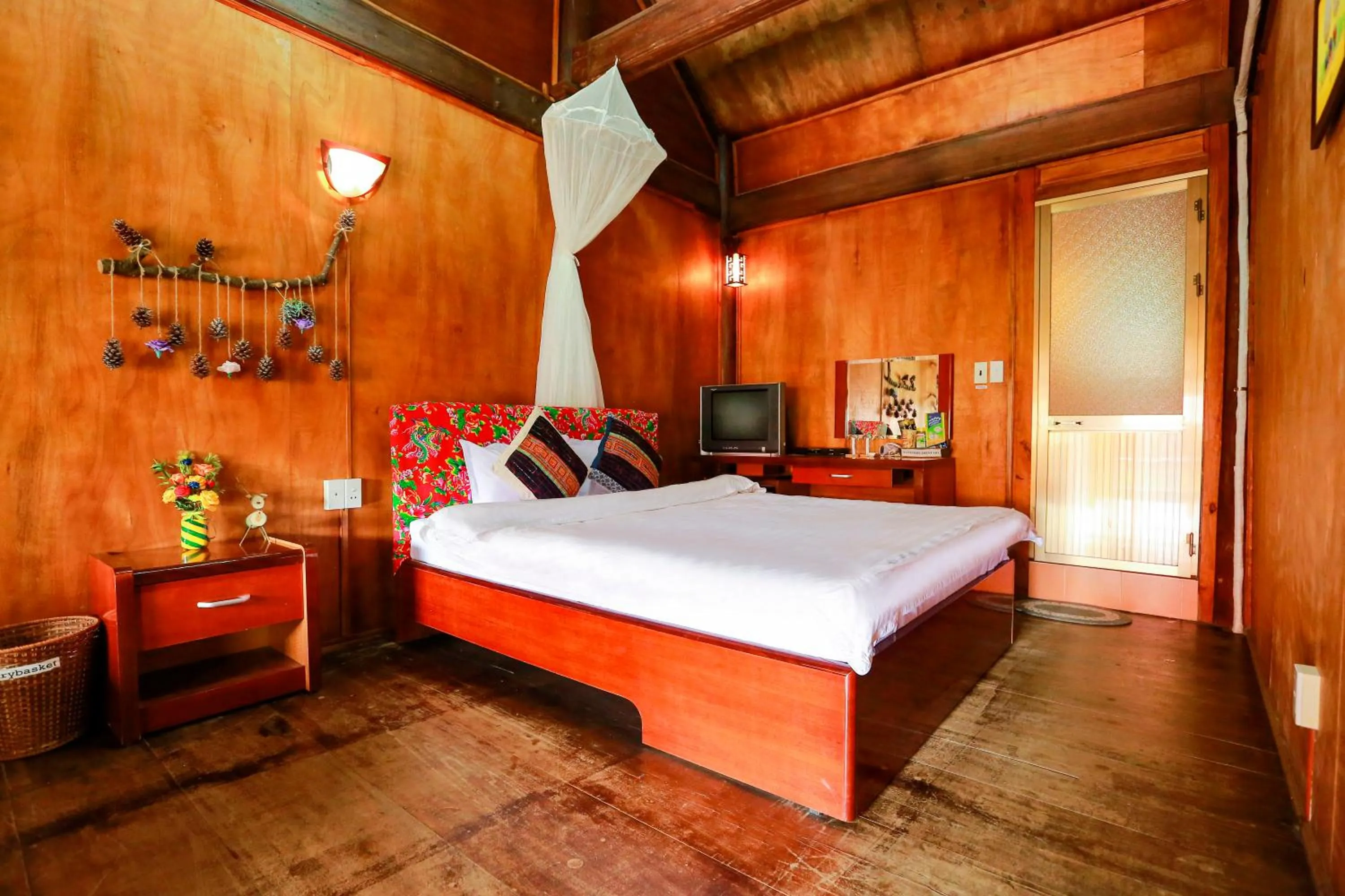 Bed in Cat Ba Eco Lodge