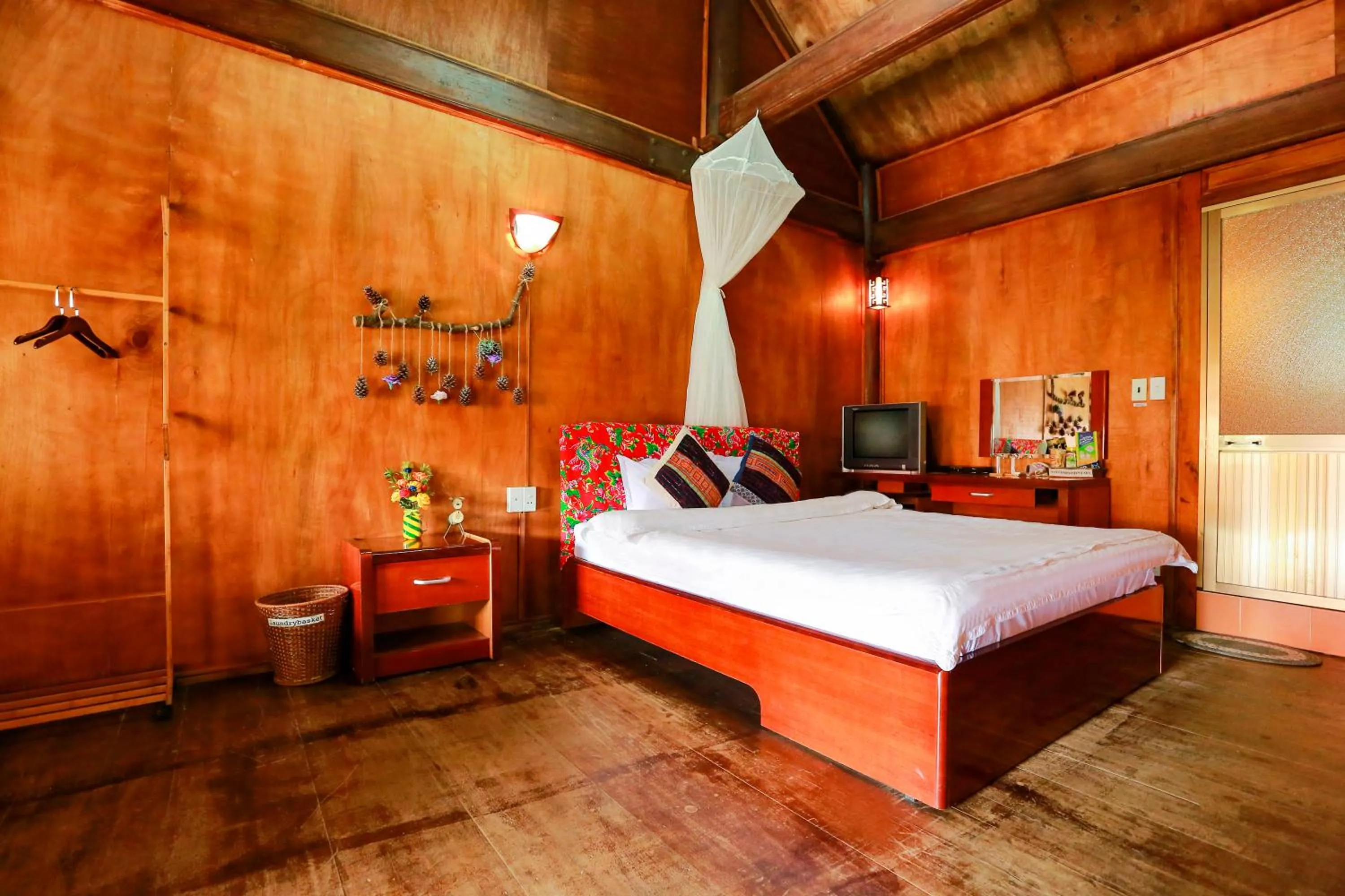 Bed in Cat Ba Eco Lodge