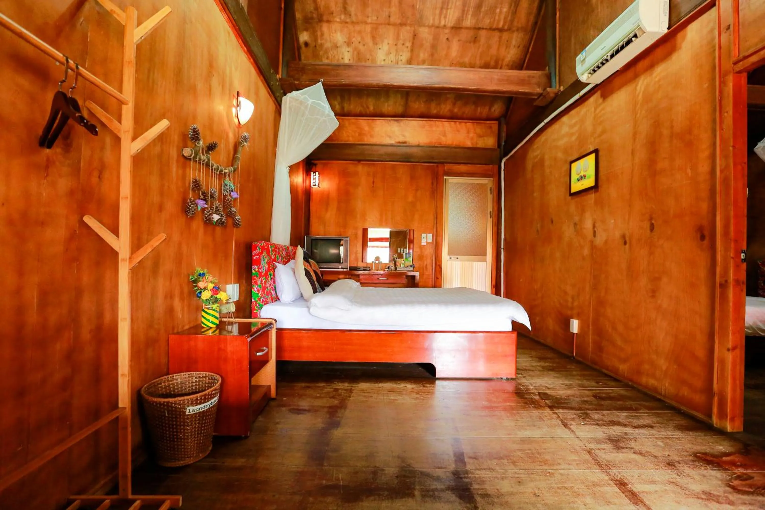 Bed in Cat Ba Eco Lodge