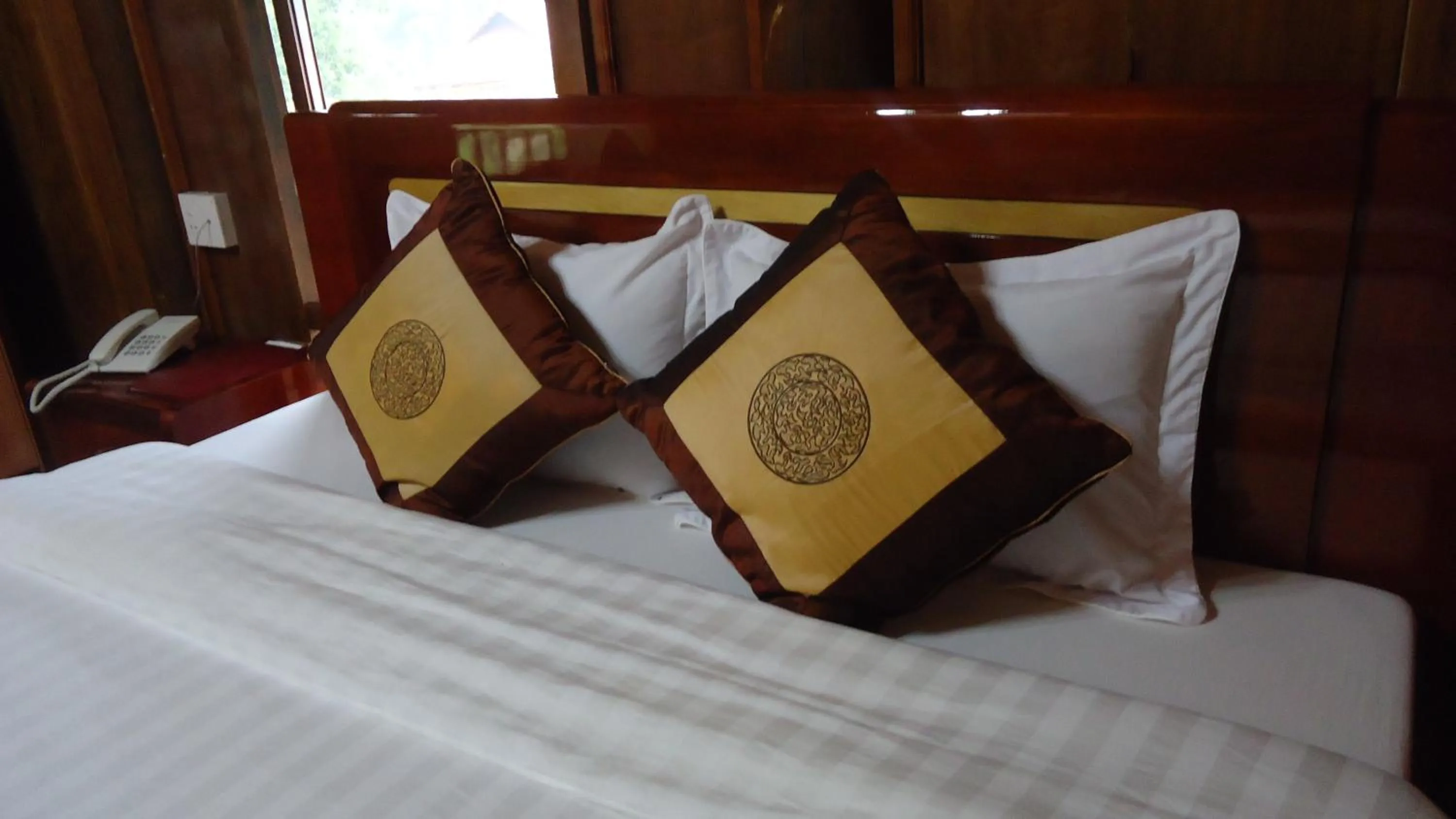 Bed in Cat Ba Eco Lodge