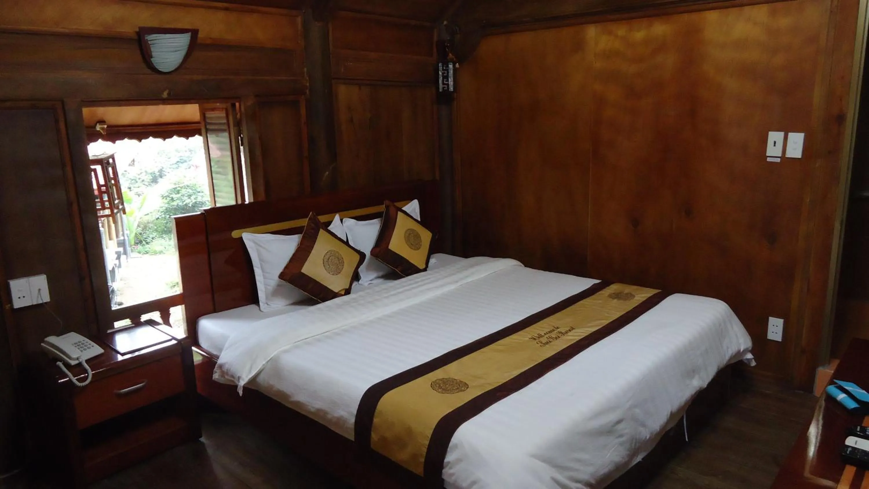 Bed in Cat Ba Eco Lodge