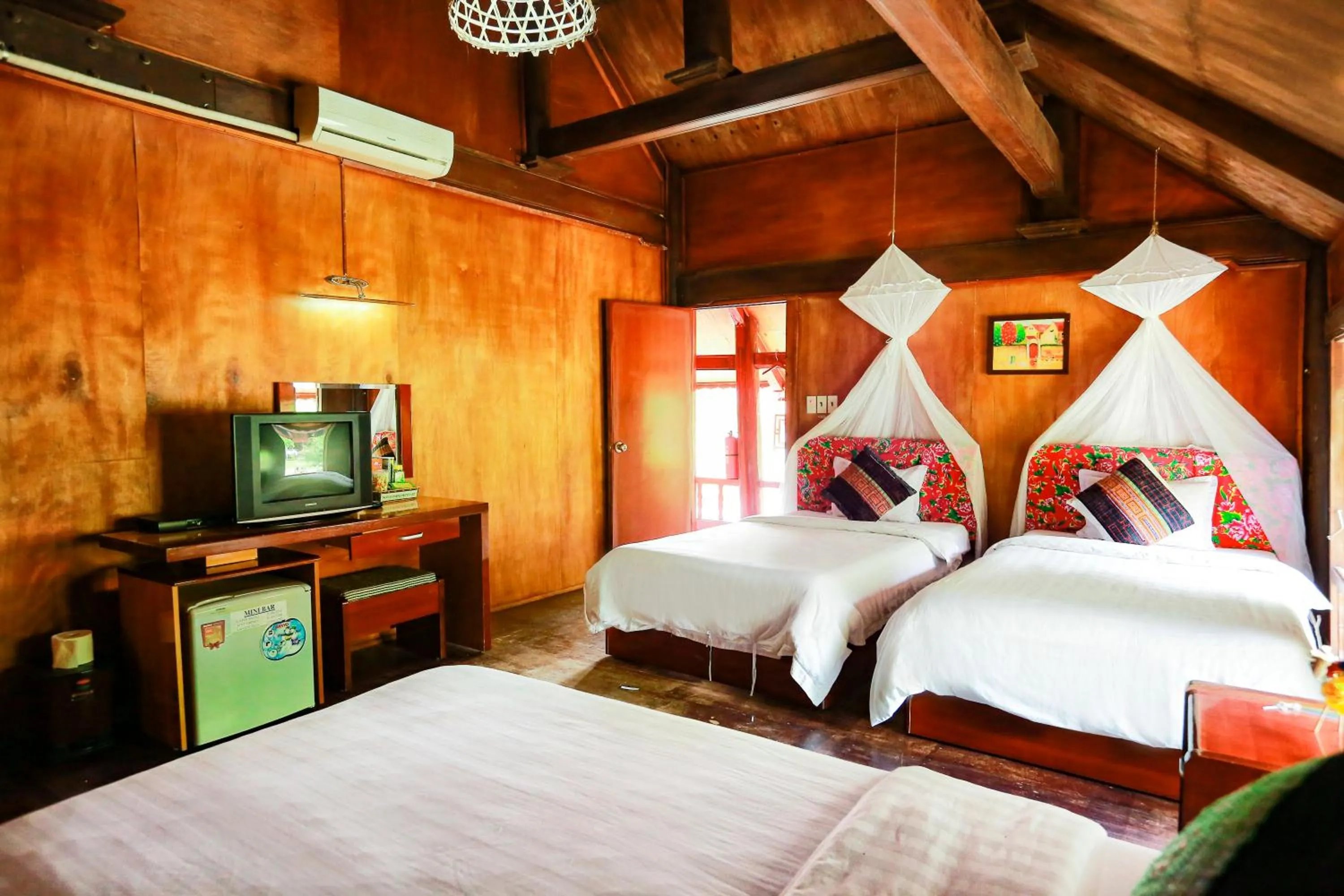 Bed in Cat Ba Eco Lodge