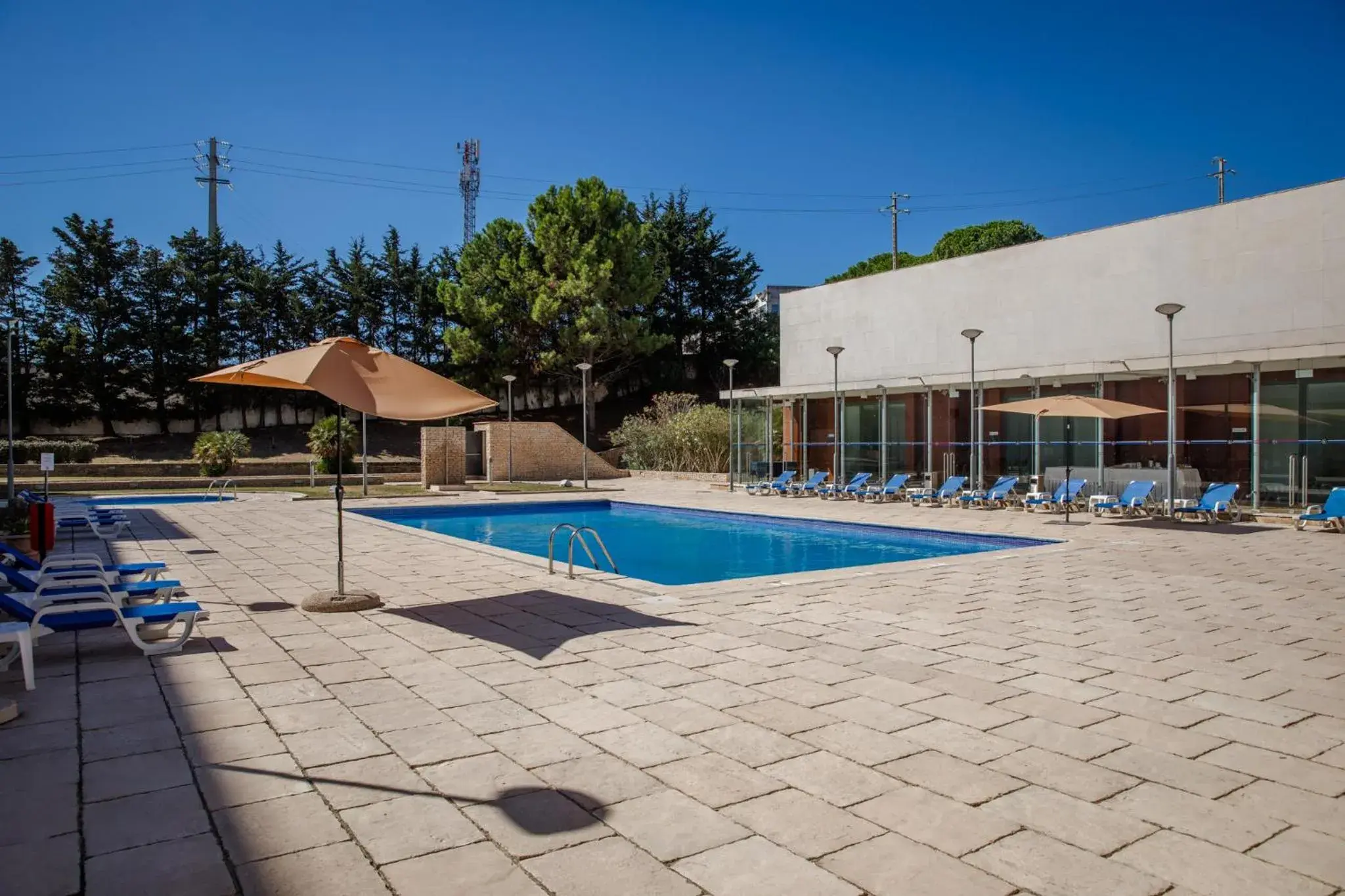 Swimming pool in VIP Executive Santa Iria Hotel Swimming pool in VIP Executive Santa Iria Hotel