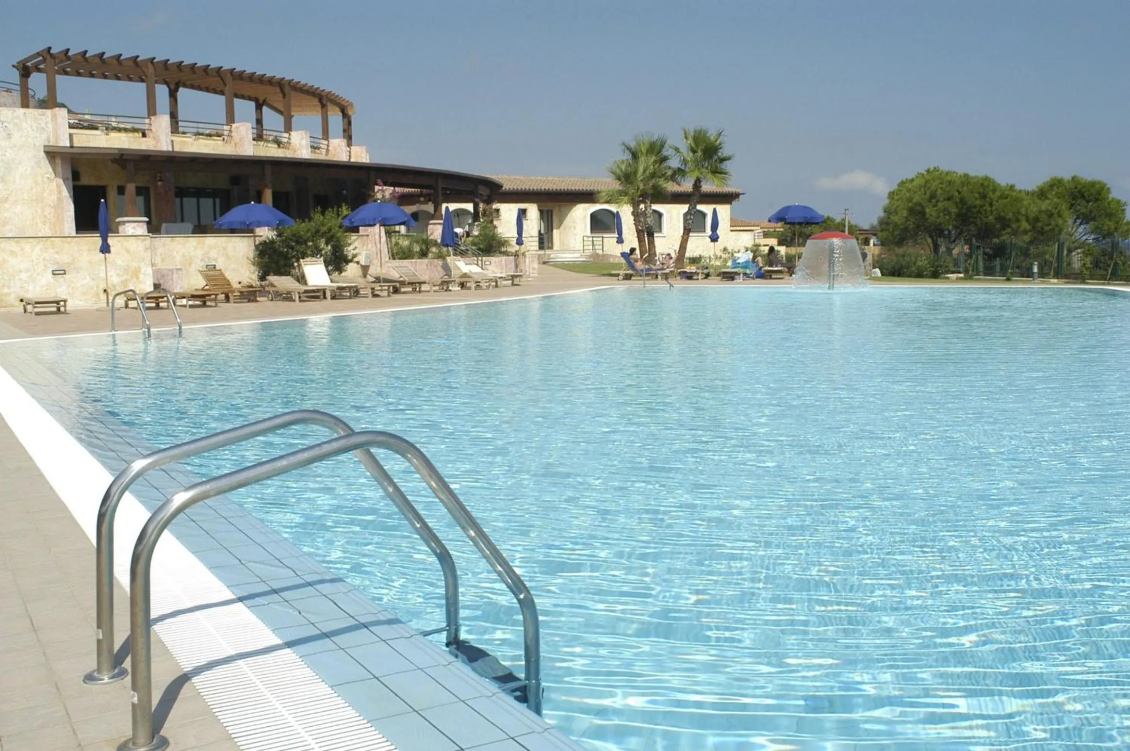 Swimming pool in Residence Il Borgo di Porto Corallo