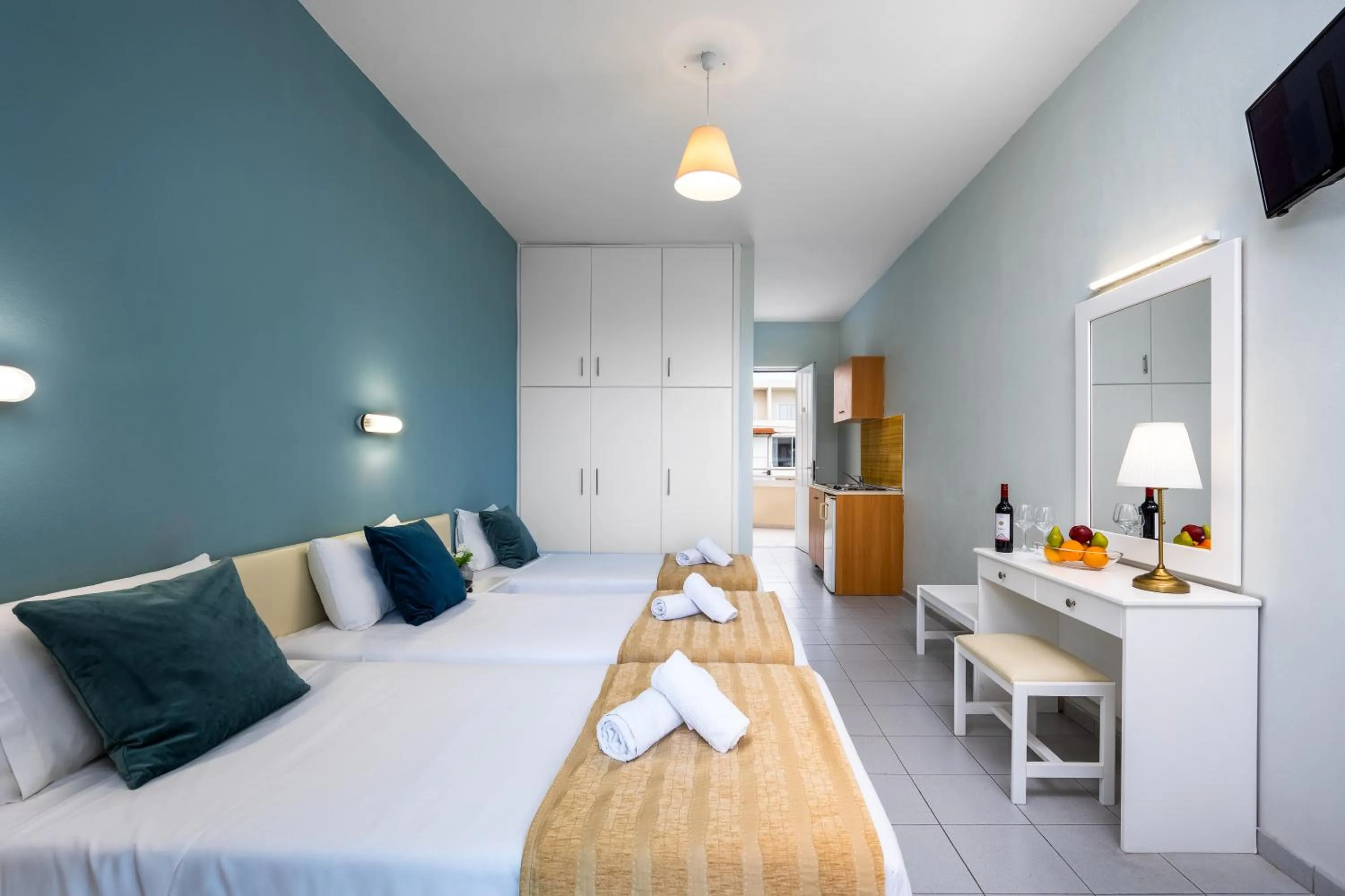 Photo of the whole room, Bed in Bayside Hotel Katsaras