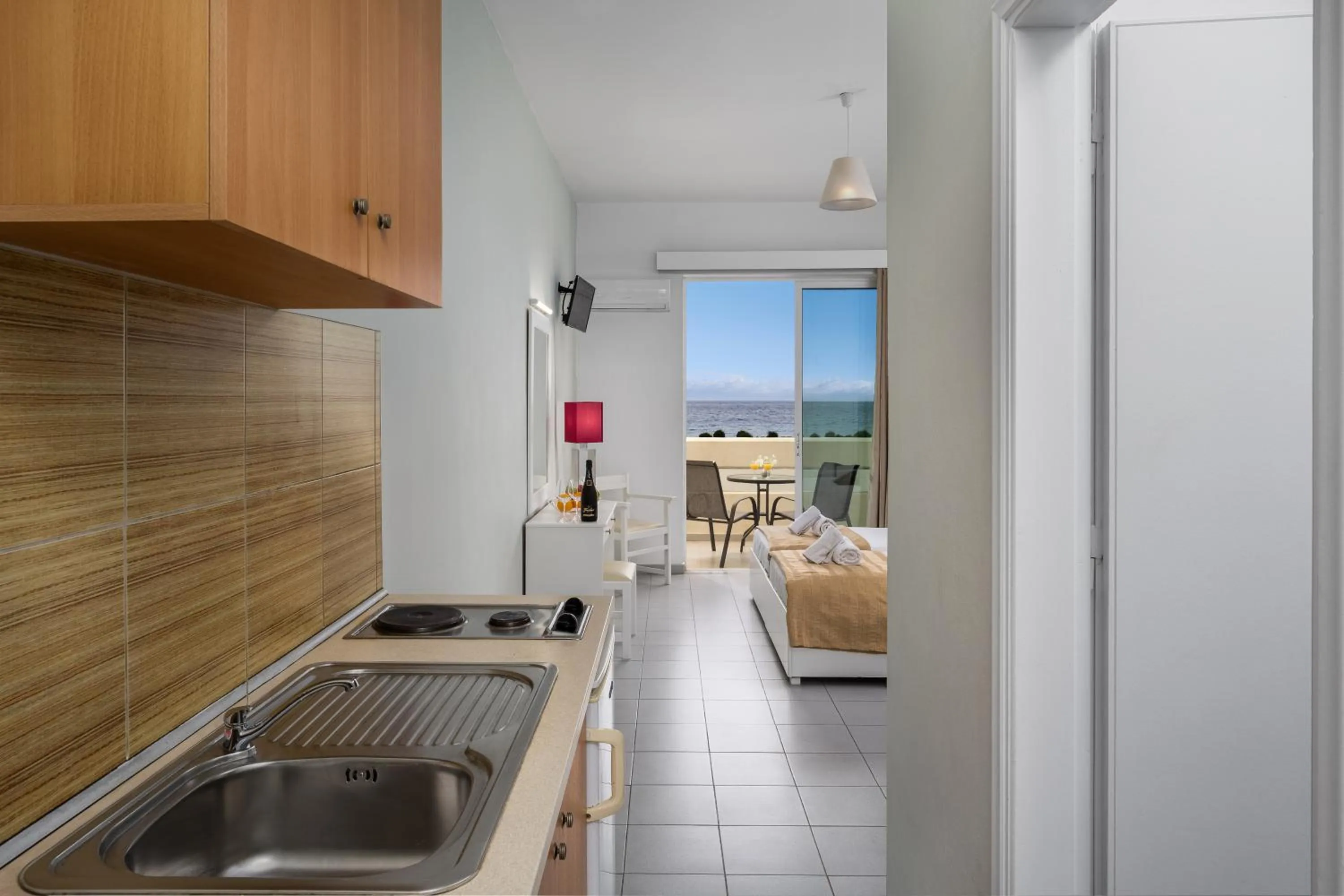 Kitchen or kitchenette in Bayside Hotel Katsaras