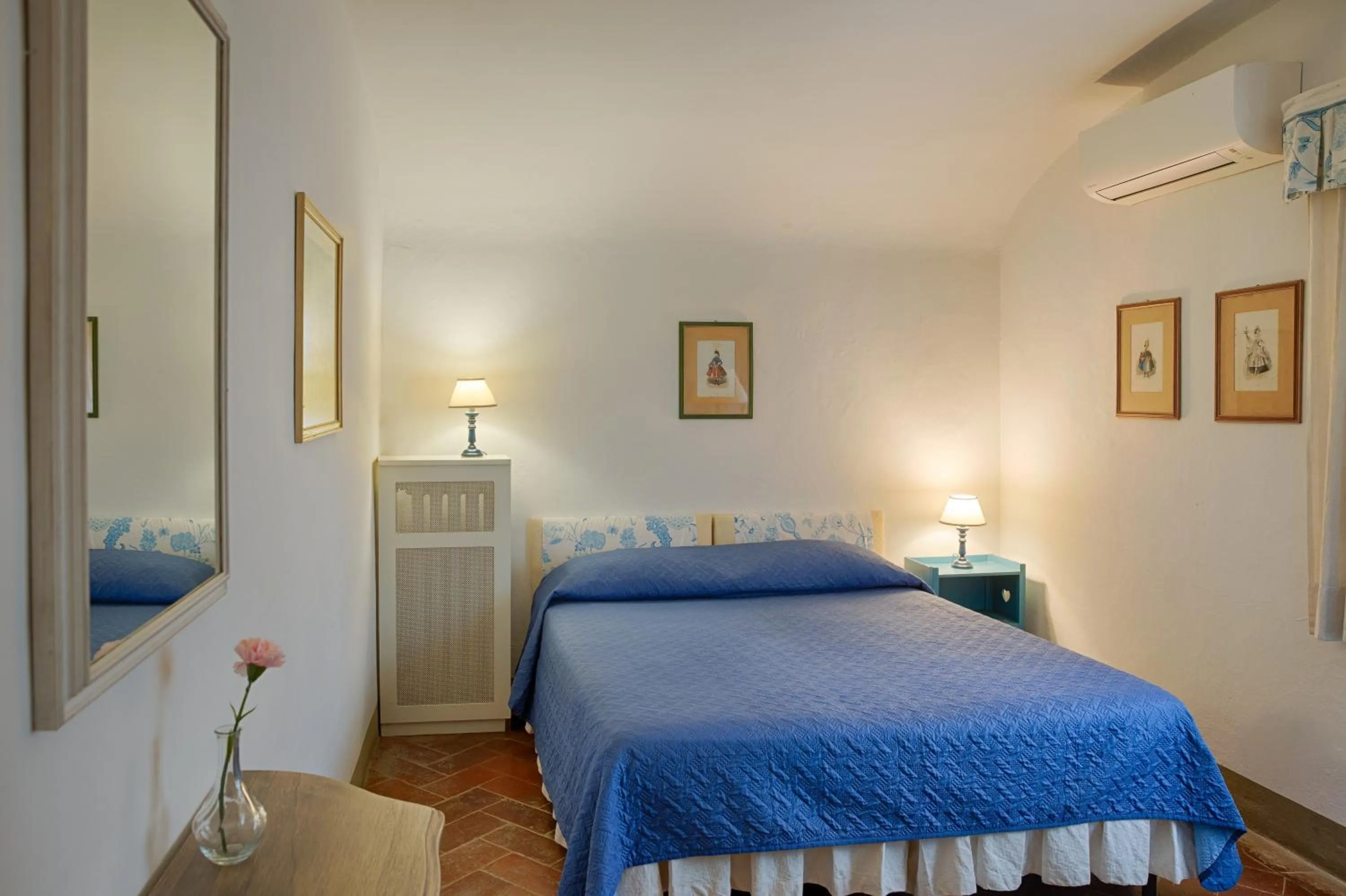 Bed in Villa Rucellai