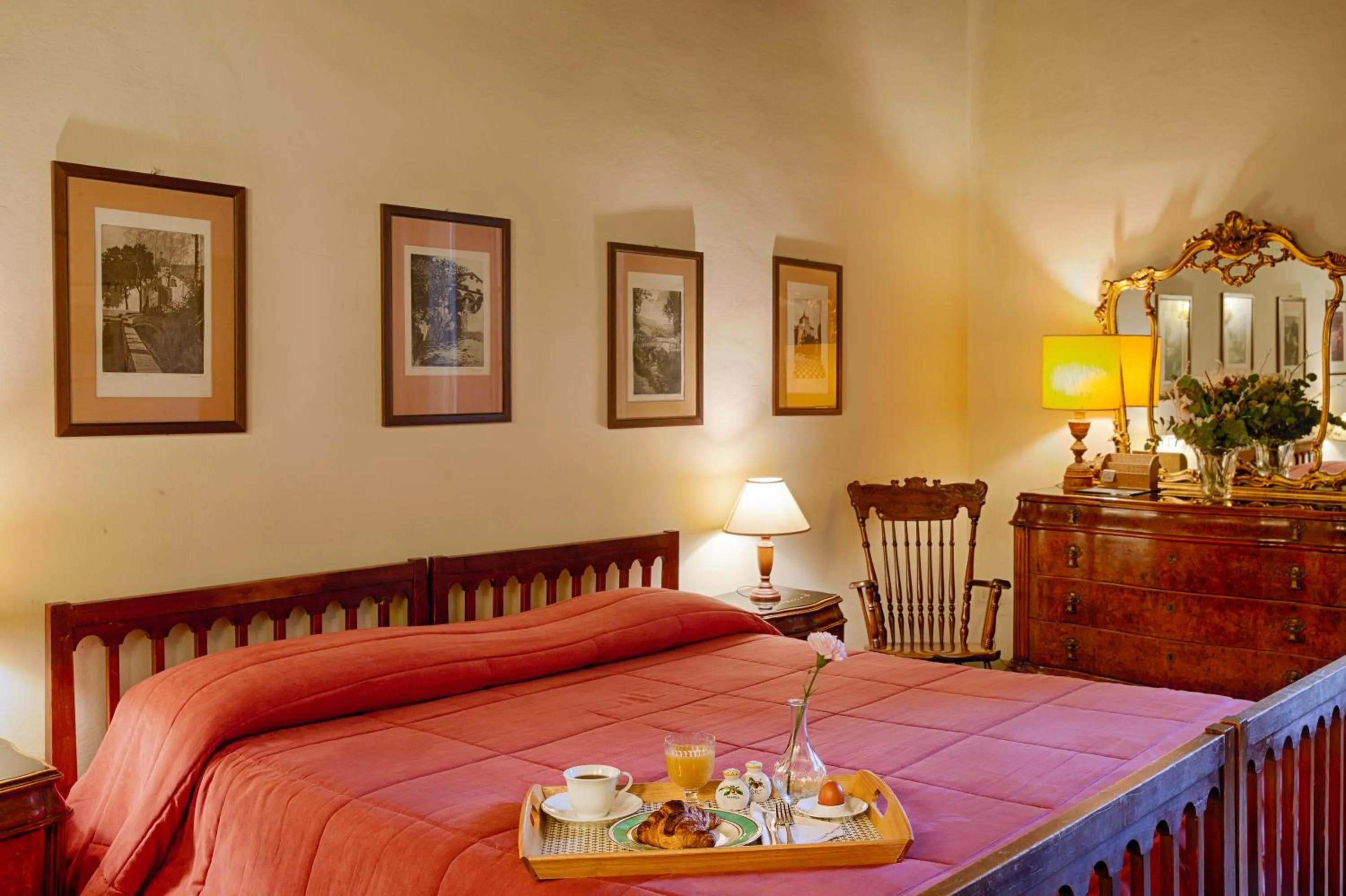 Bedroom, Bed in Villa Rucellai