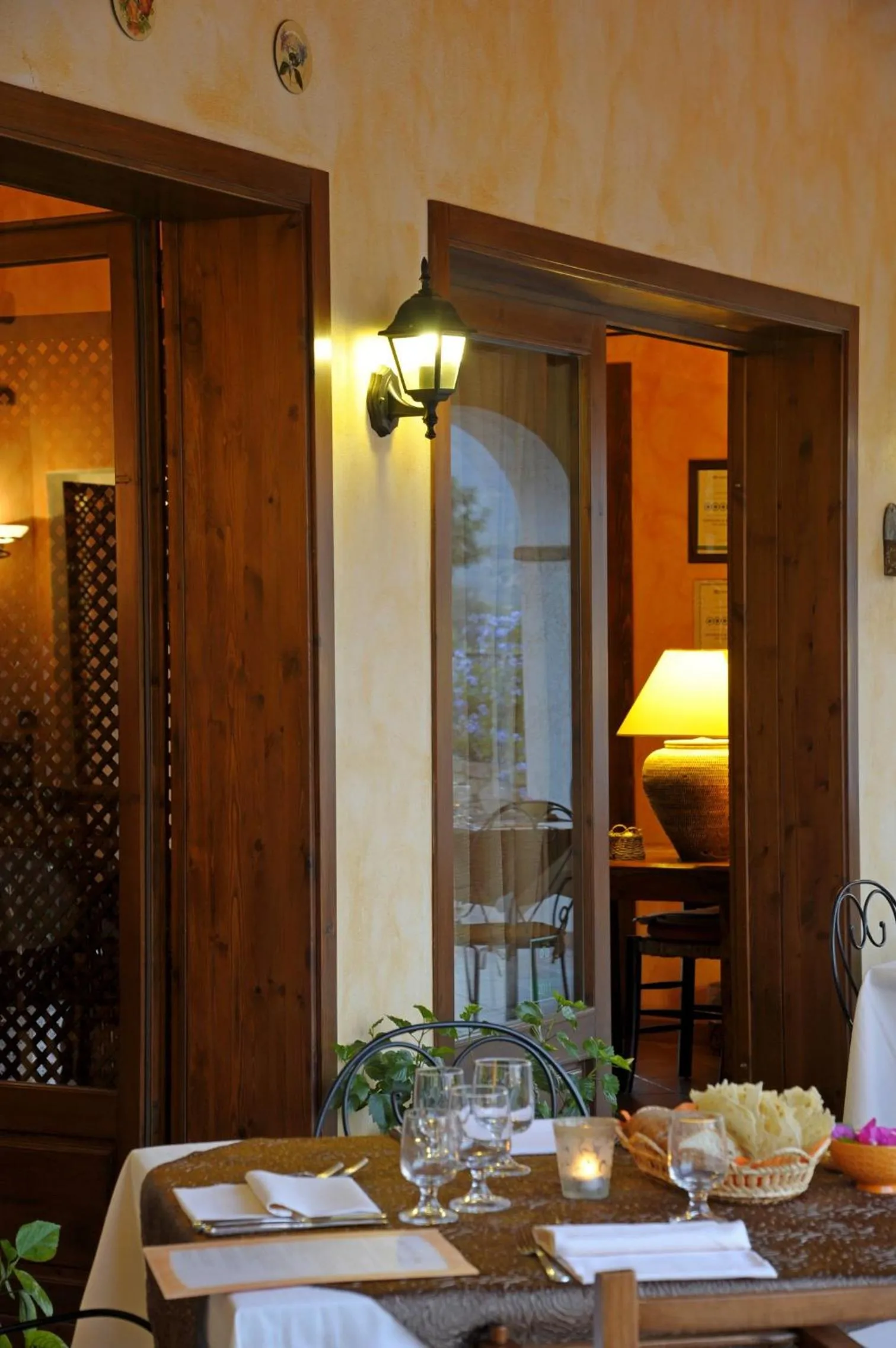 Restaurant/places to eat in Hotel La Corte Rosada