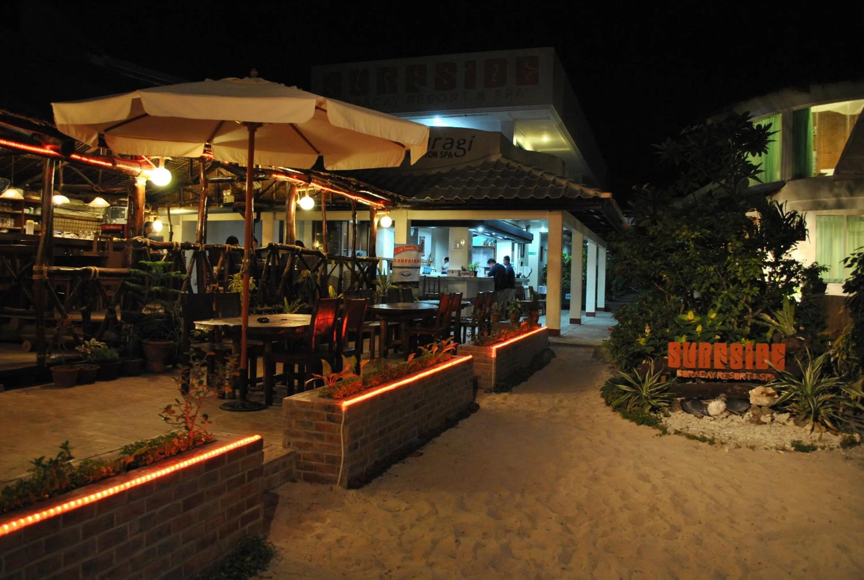 Restaurant/places to eat in Surfside Boracay Resort