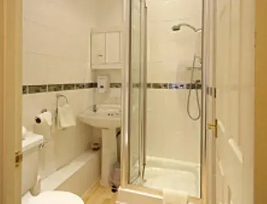 Double Room with Four Poster Bed in Moonraker House Double Room with Four Poster Bed in Moonraker House