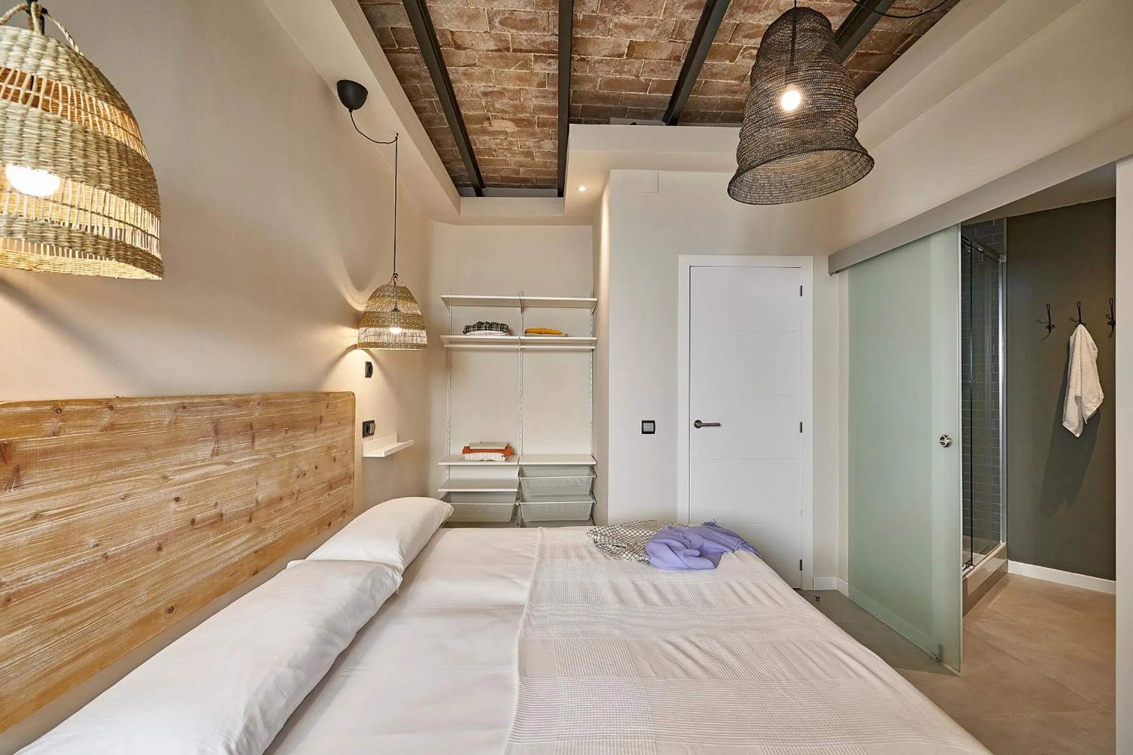 Bedroom, Bed in AinB Eixample-Miro Apartments