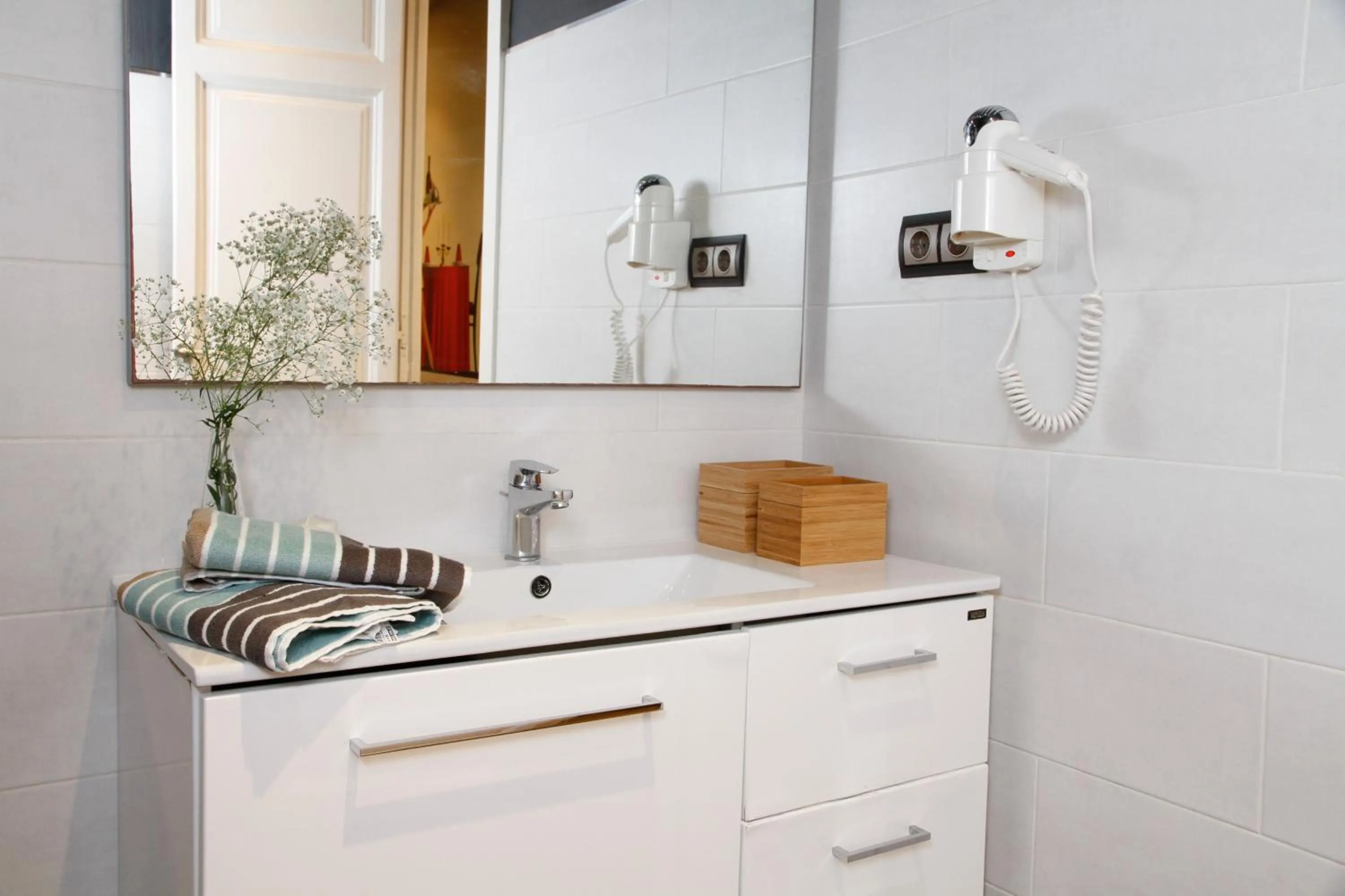 Bathroom in AinB Eixample-Miro Apartments