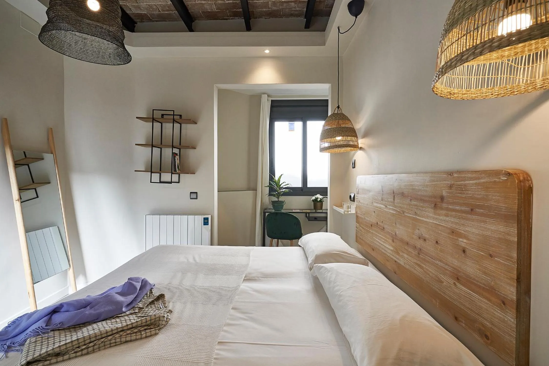 Bedroom, Bed in AinB Eixample-Miro Apartments