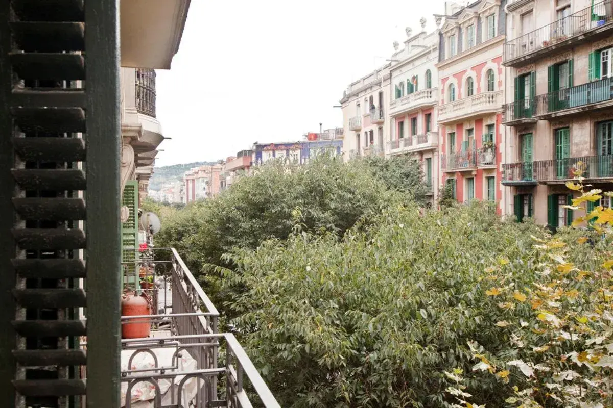 City view in AinB Eixample-Miro Apartments City view in AinB Eixample-Miro Apartments