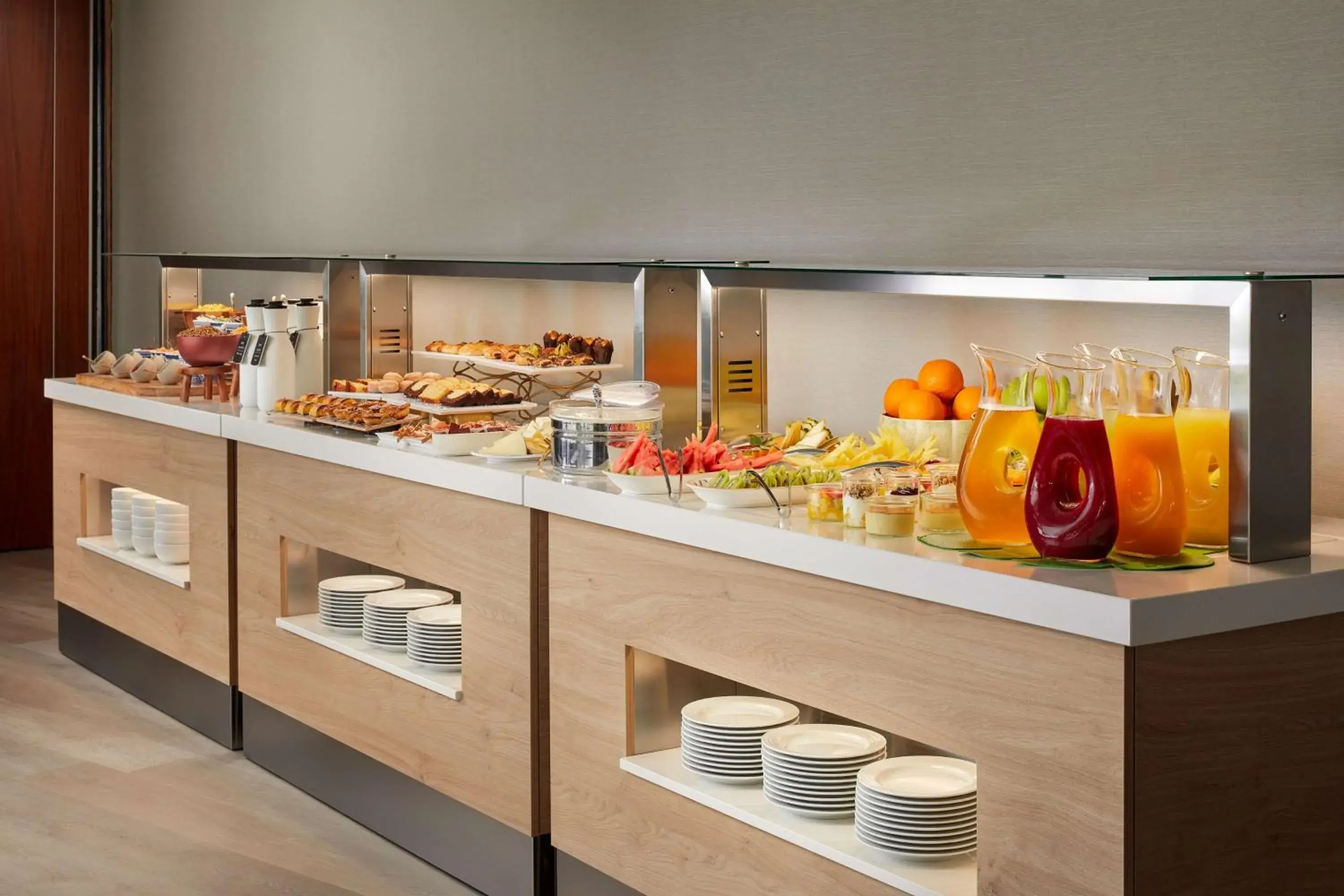 Restaurant/places to eat in NH Sintra Centro Restaurant/places to eat in NH Sintra Centro