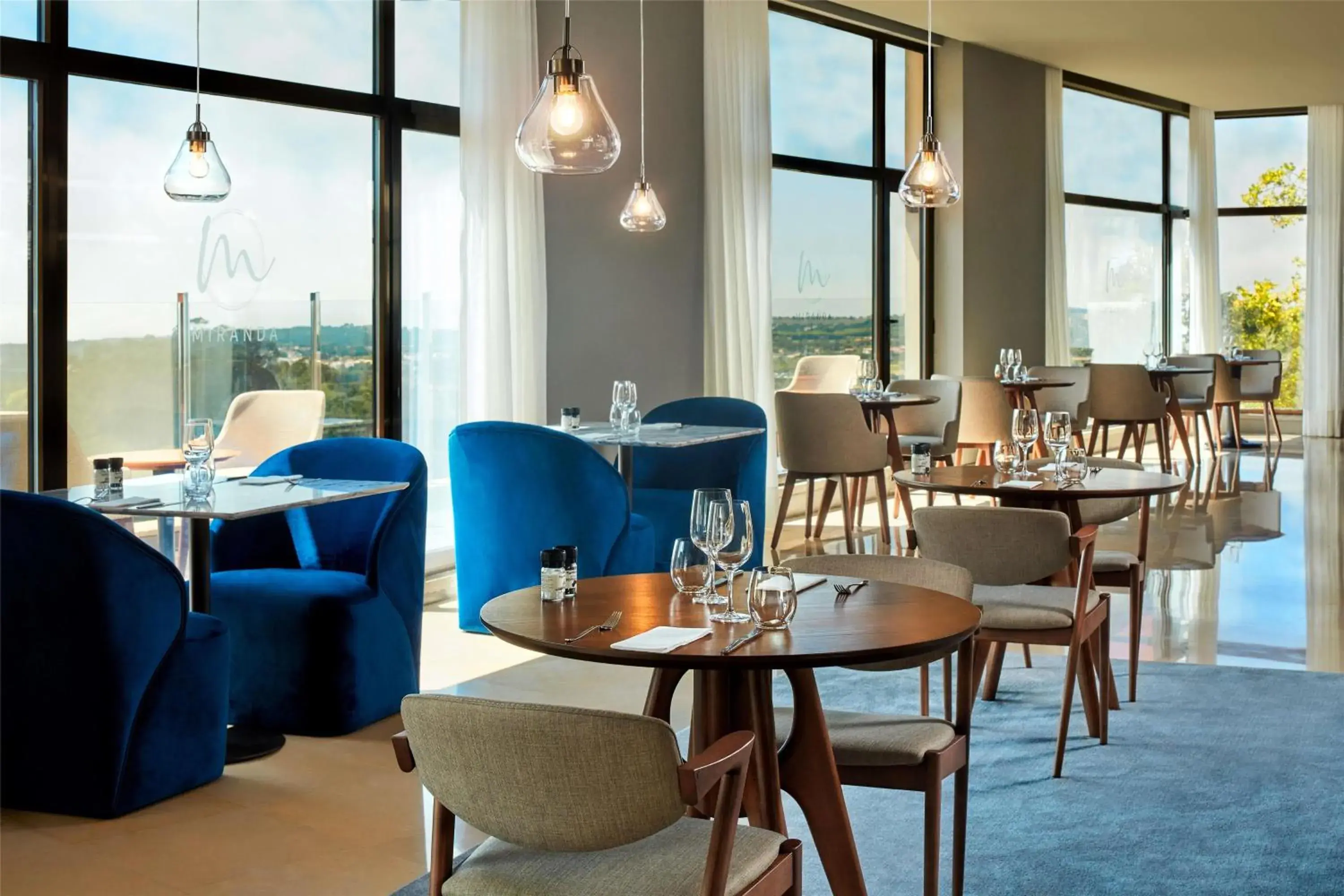 Restaurant/places to eat in NH Sintra Centro Restaurant/places to eat in NH Sintra Centro