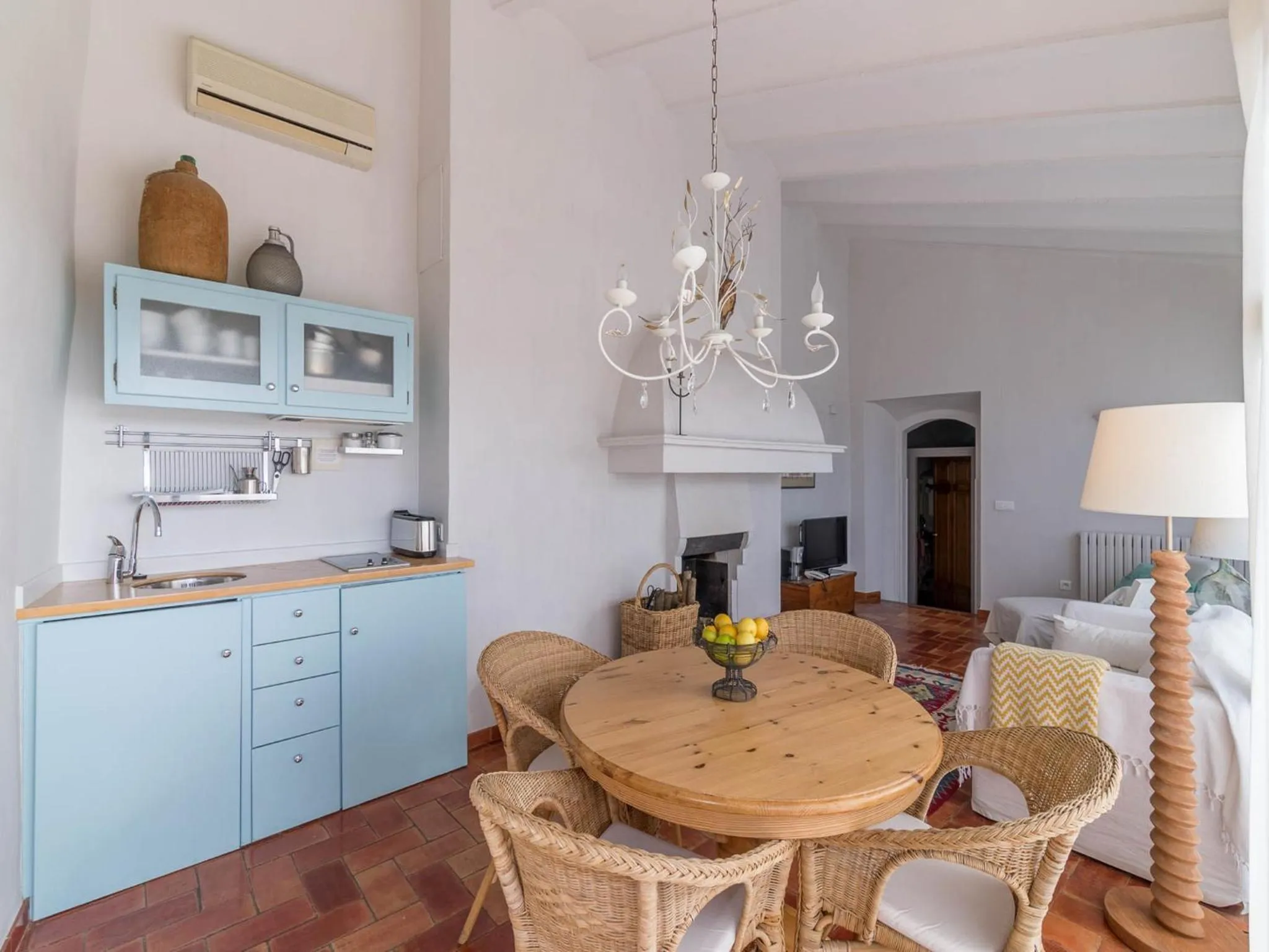 Living room in Hotel la Plaça Madremanya