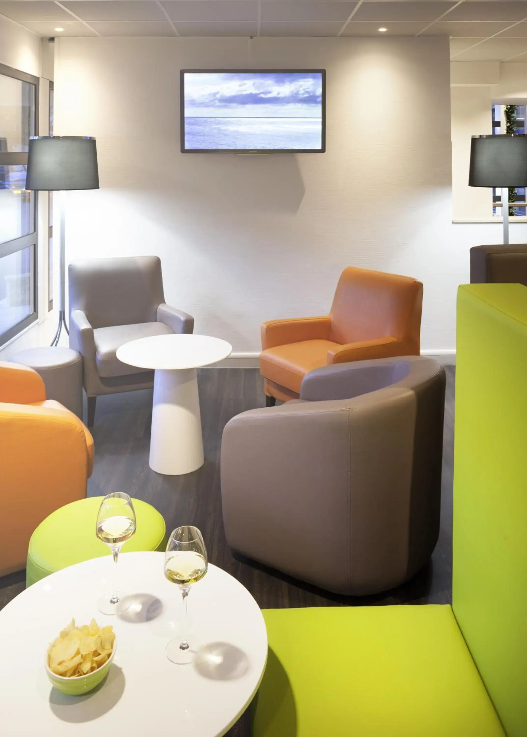 Living room in ibis Styles Beaune Centre Living room in ibis Styles Beaune Centre