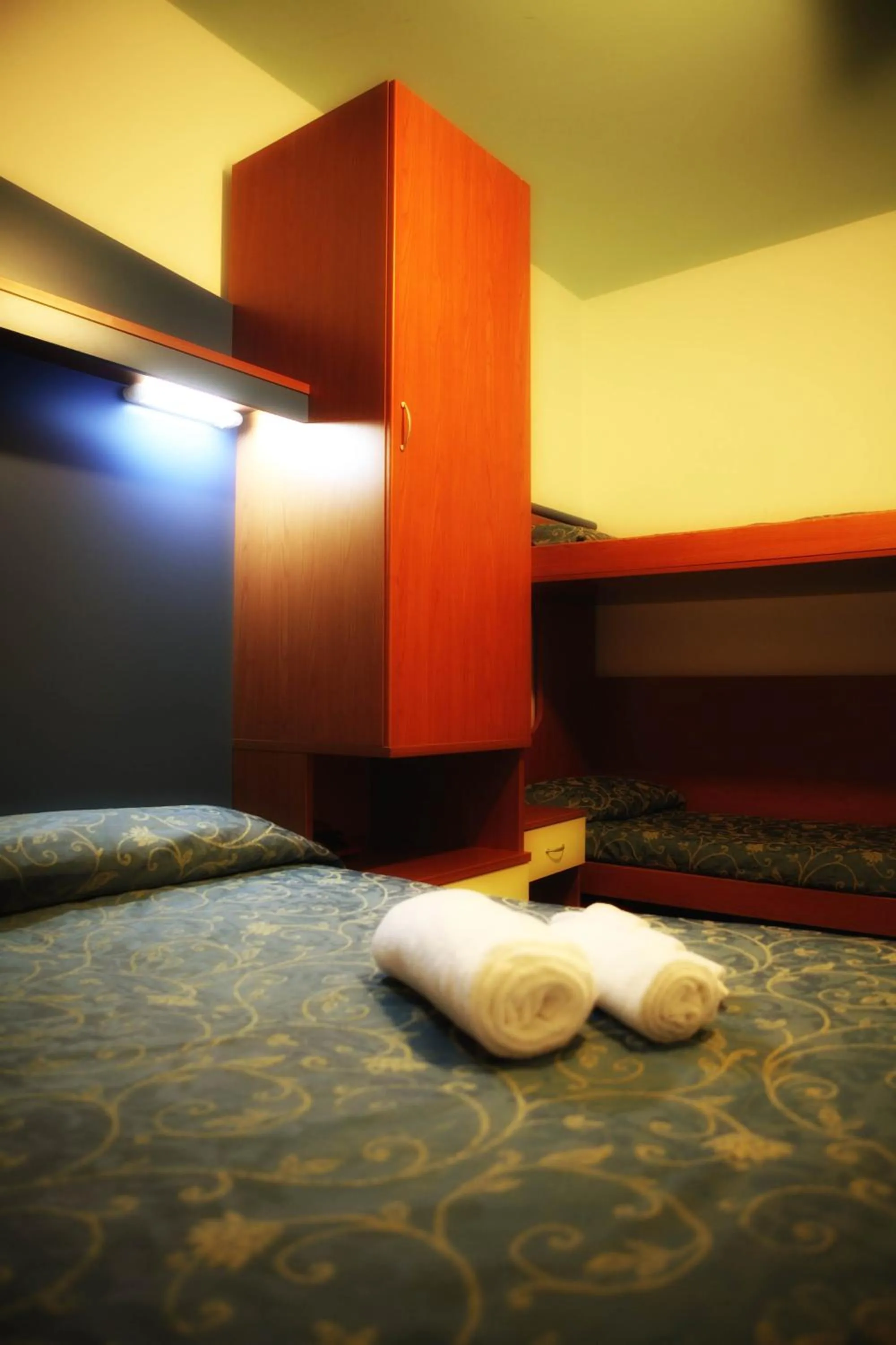 Photo of the whole room, Bed in Hotel Derby S