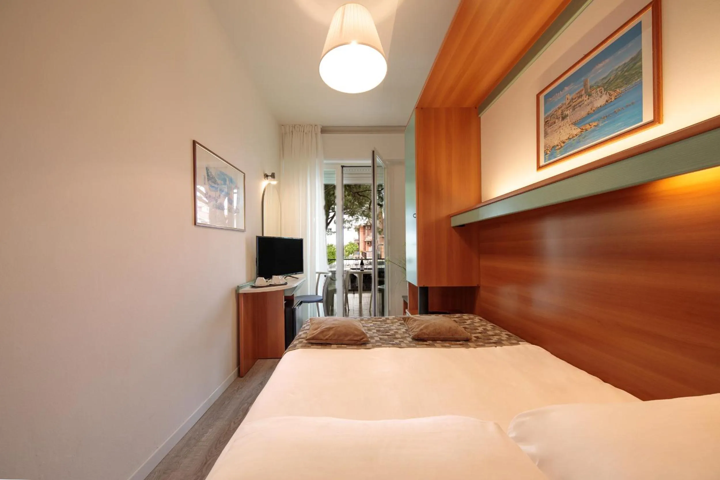 Bed in Hotel Derby S