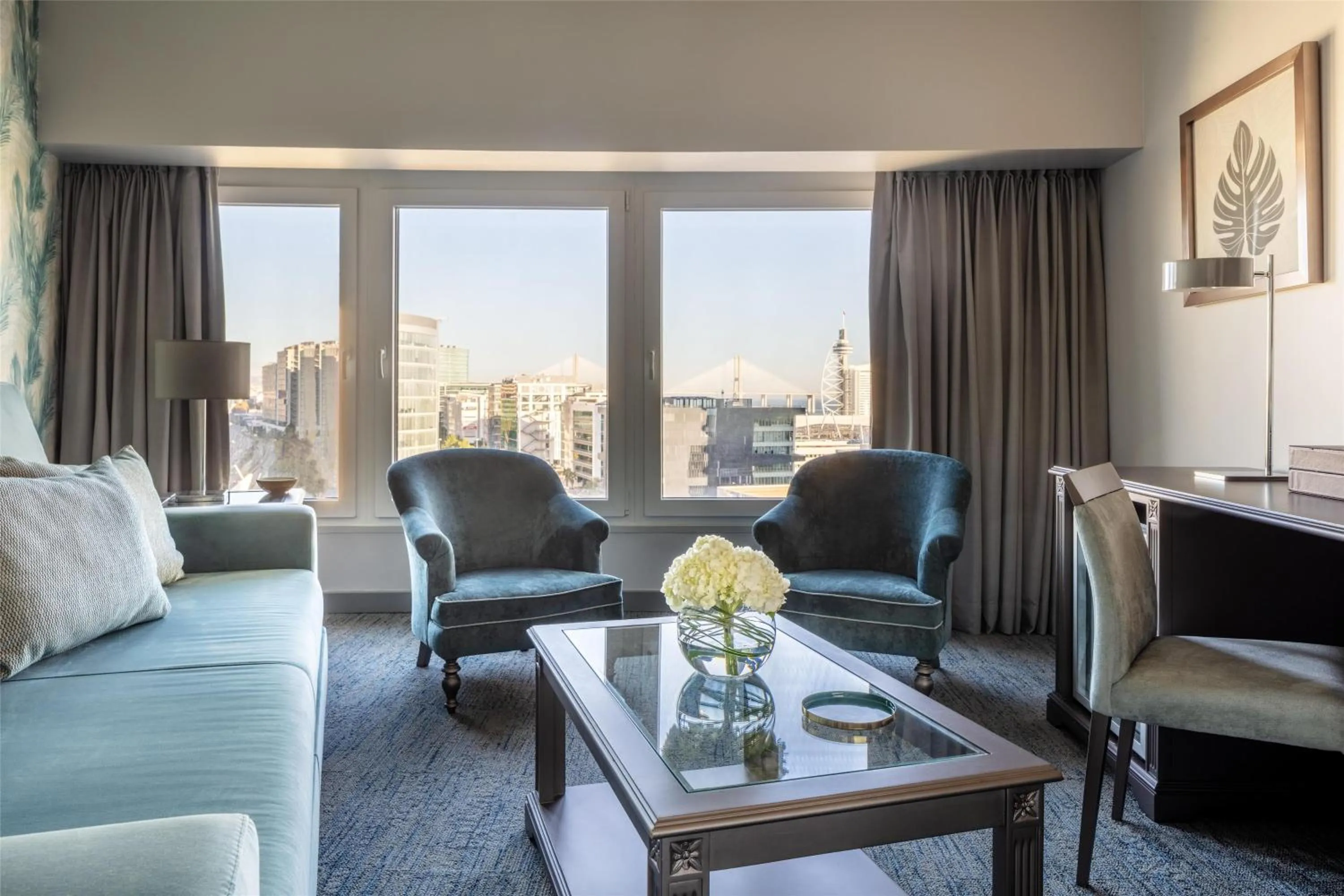 Photo of the whole room in Tivoli Oriente Lisboa Hotel