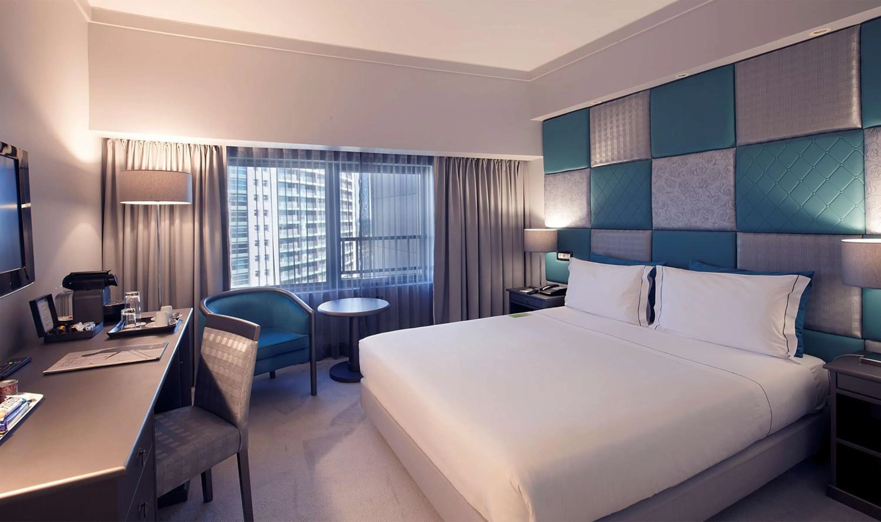 Bedroom, Bed in Tivoli Oriente Lisboa Hotel