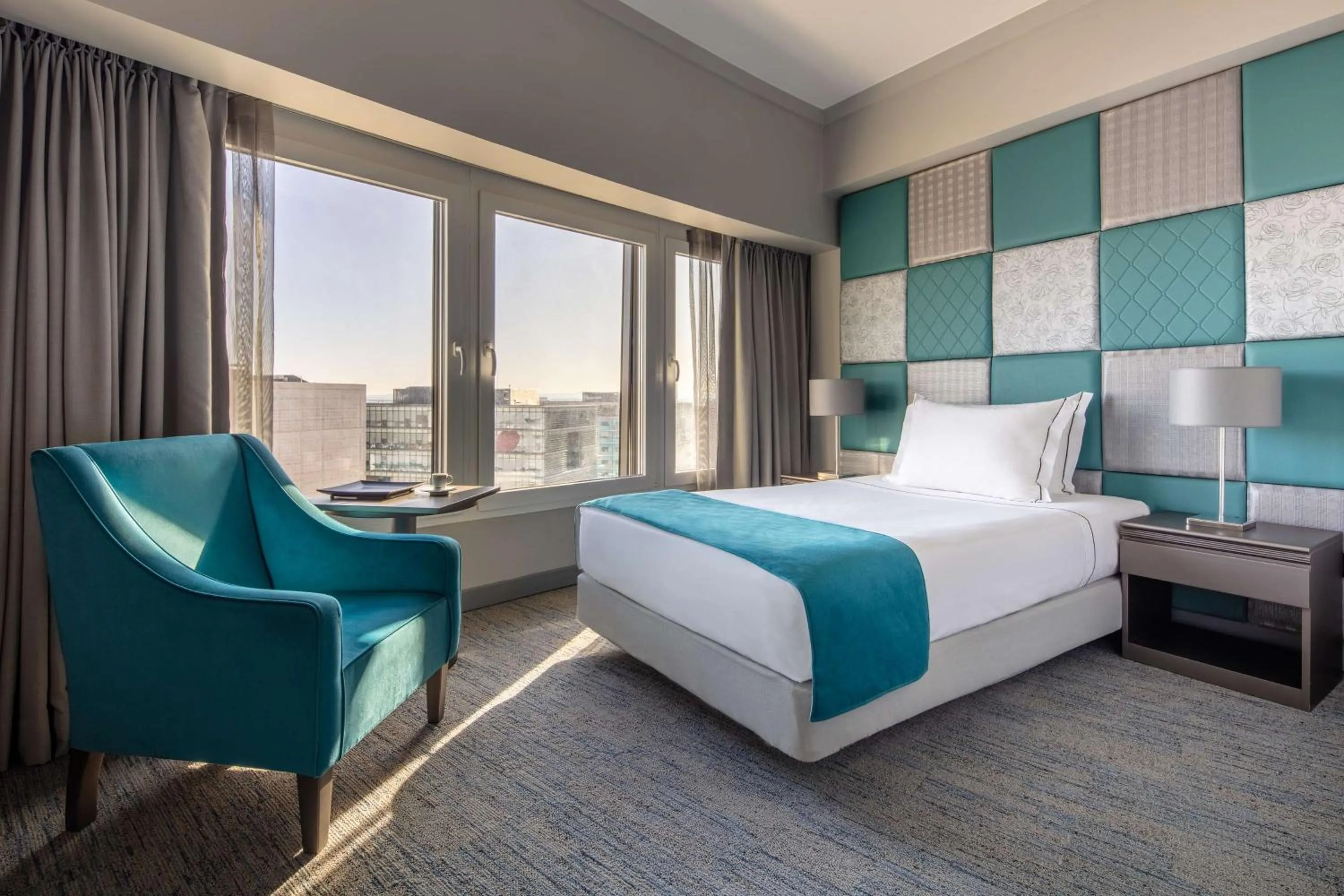 Bedroom, Bed in Tivoli Oriente Lisboa Hotel