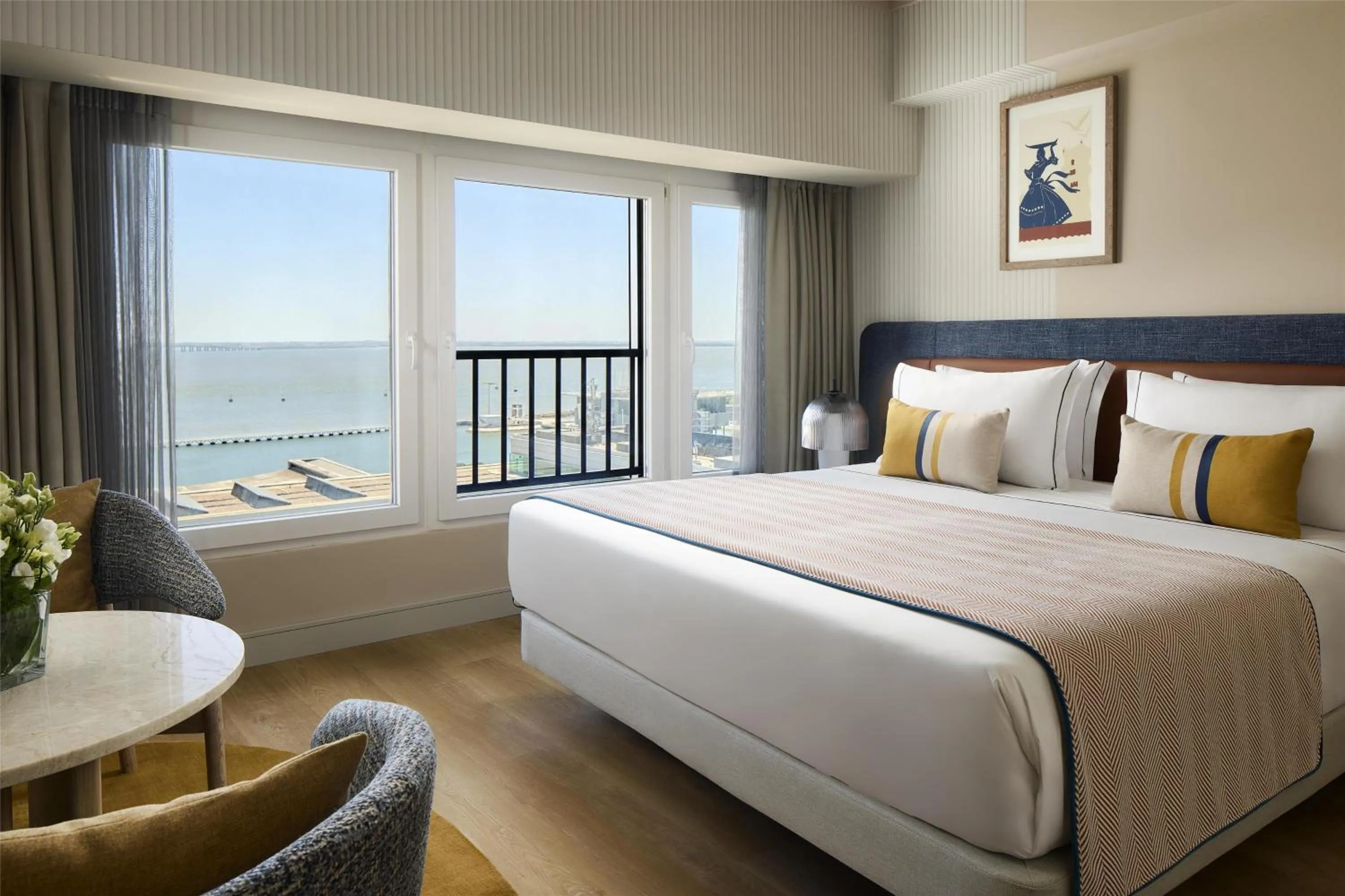 Bedroom, Bed in Tivoli Oriente Lisboa Hotel