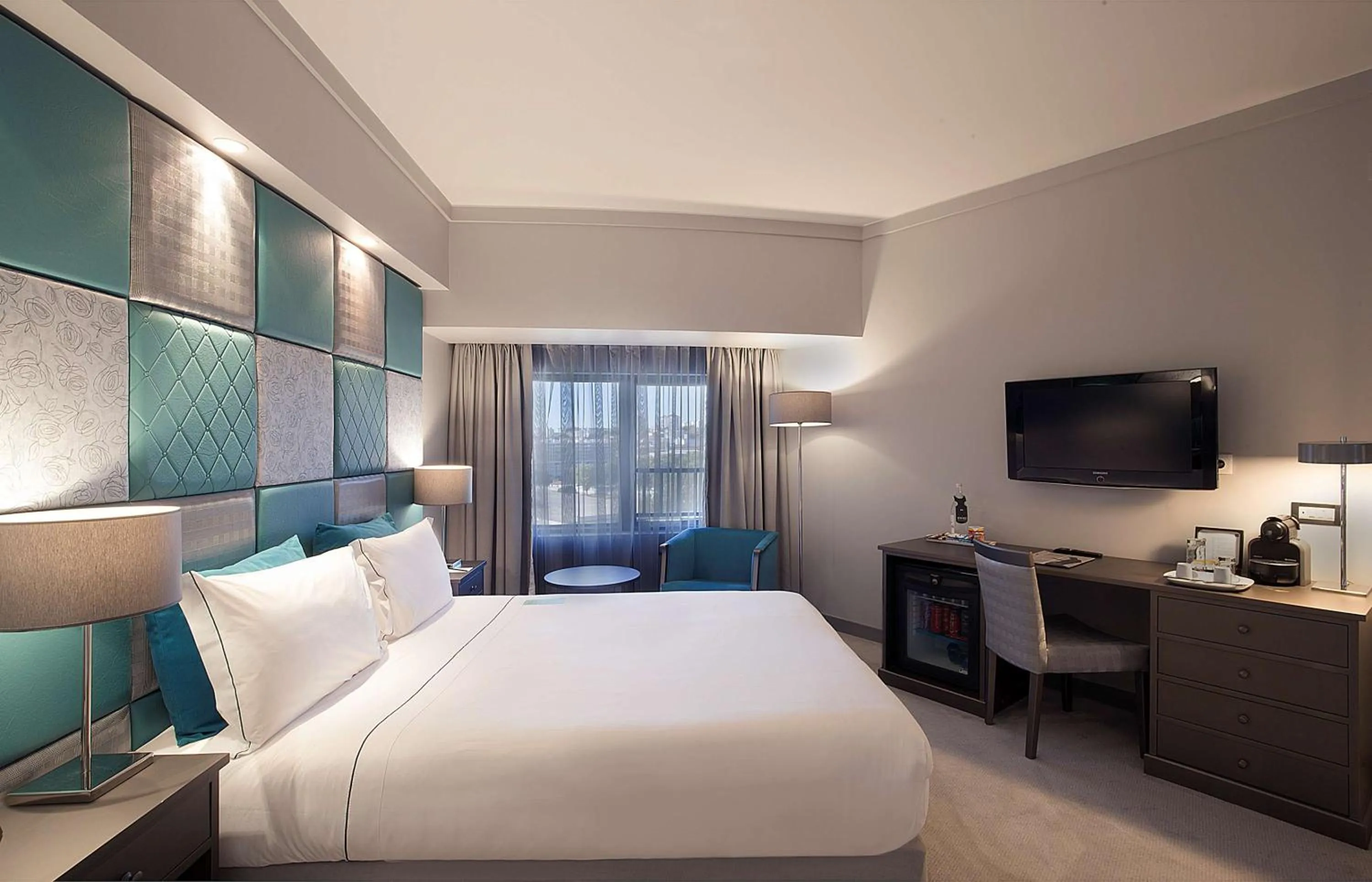 Superior Double or Twin Room Dinner Package in Tivoli Oriente Lisboa Hotel
