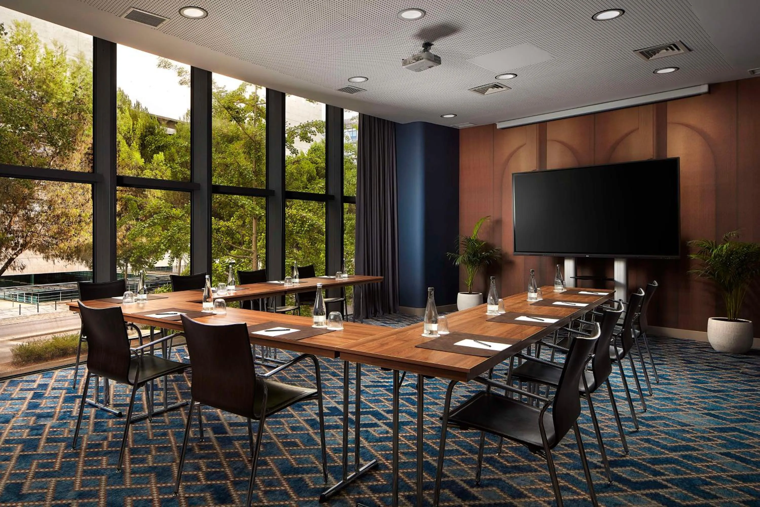Meeting/conference room in Tivoli Oriente Lisboa Hotel