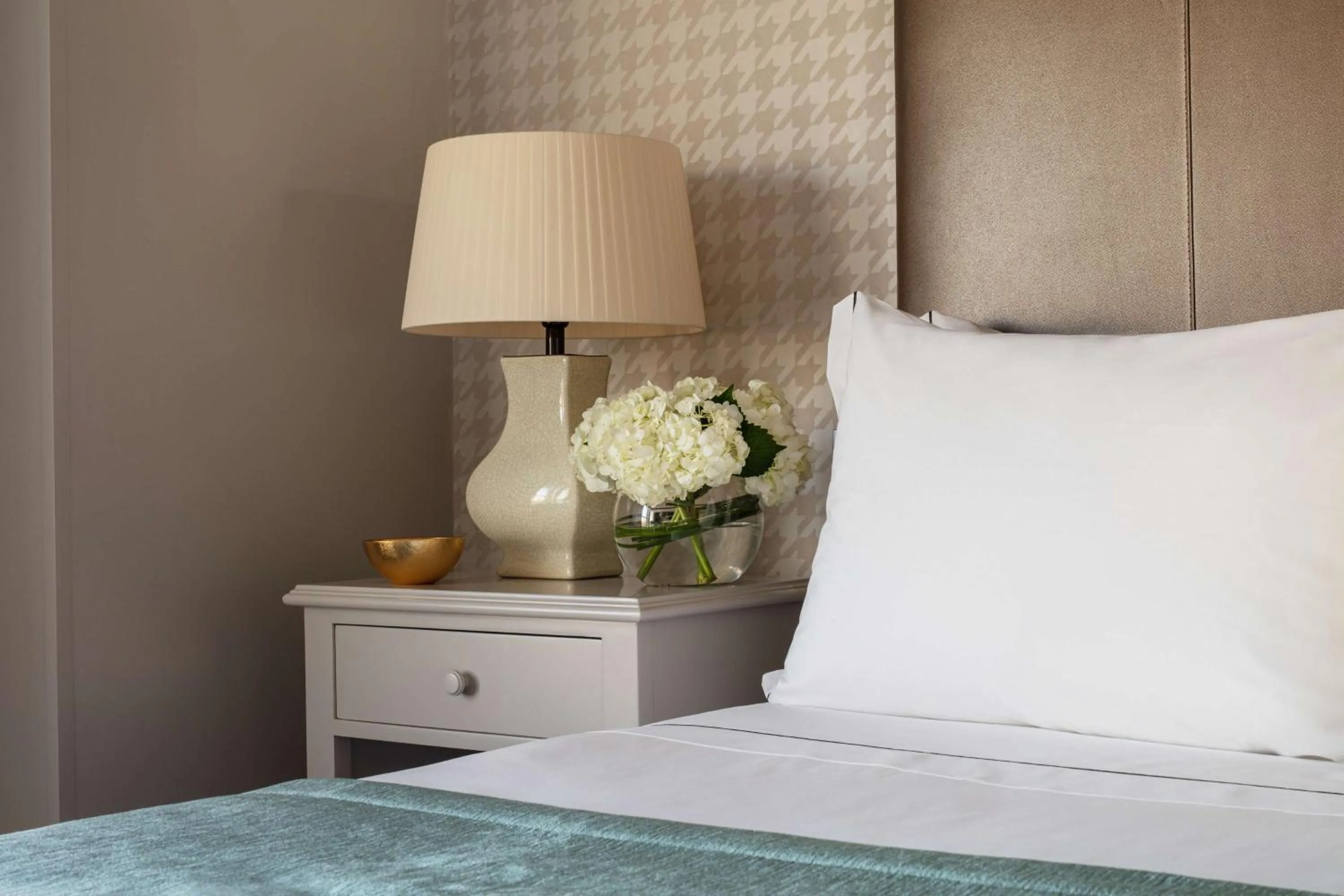 Photo of the whole room, Bed in Tivoli Oriente Lisboa Hotel