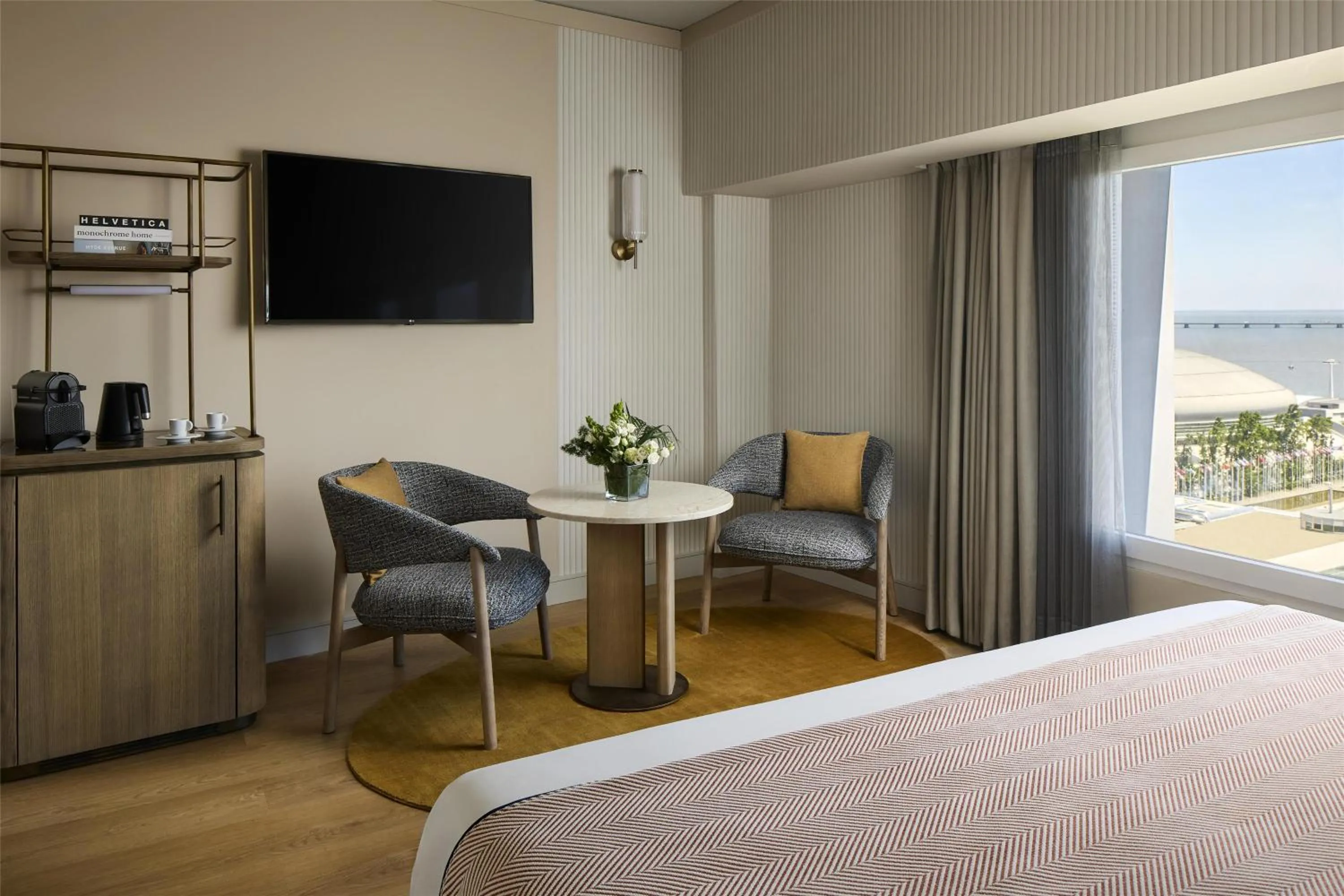 Bedroom, Bed in Tivoli Oriente Lisboa Hotel