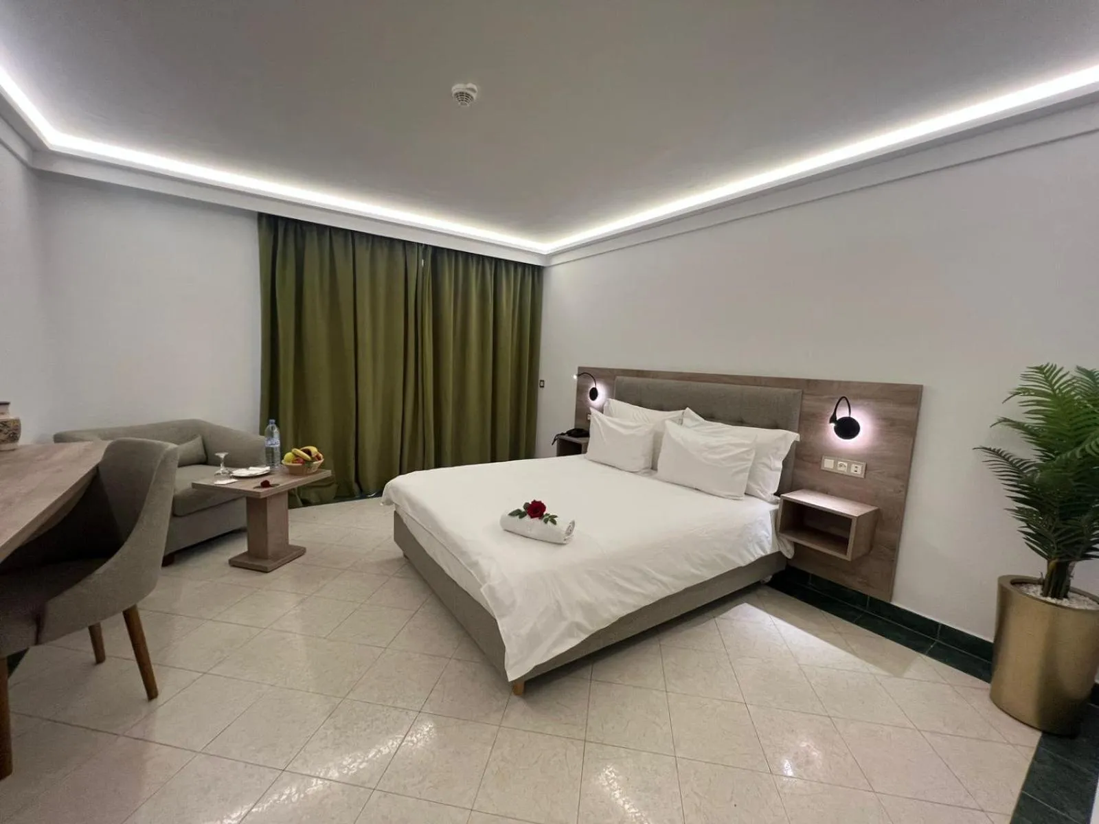 Photo of the whole room, Bed in Hôtel Volubilis