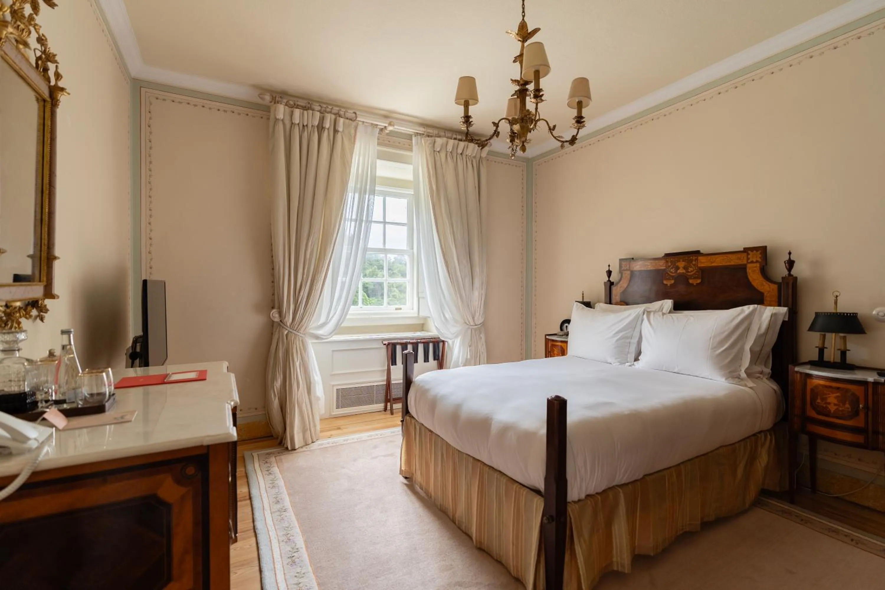 Bedroom, Bed in Valverde Sintra Palácio de Seteais - The Leading Hotels of the World