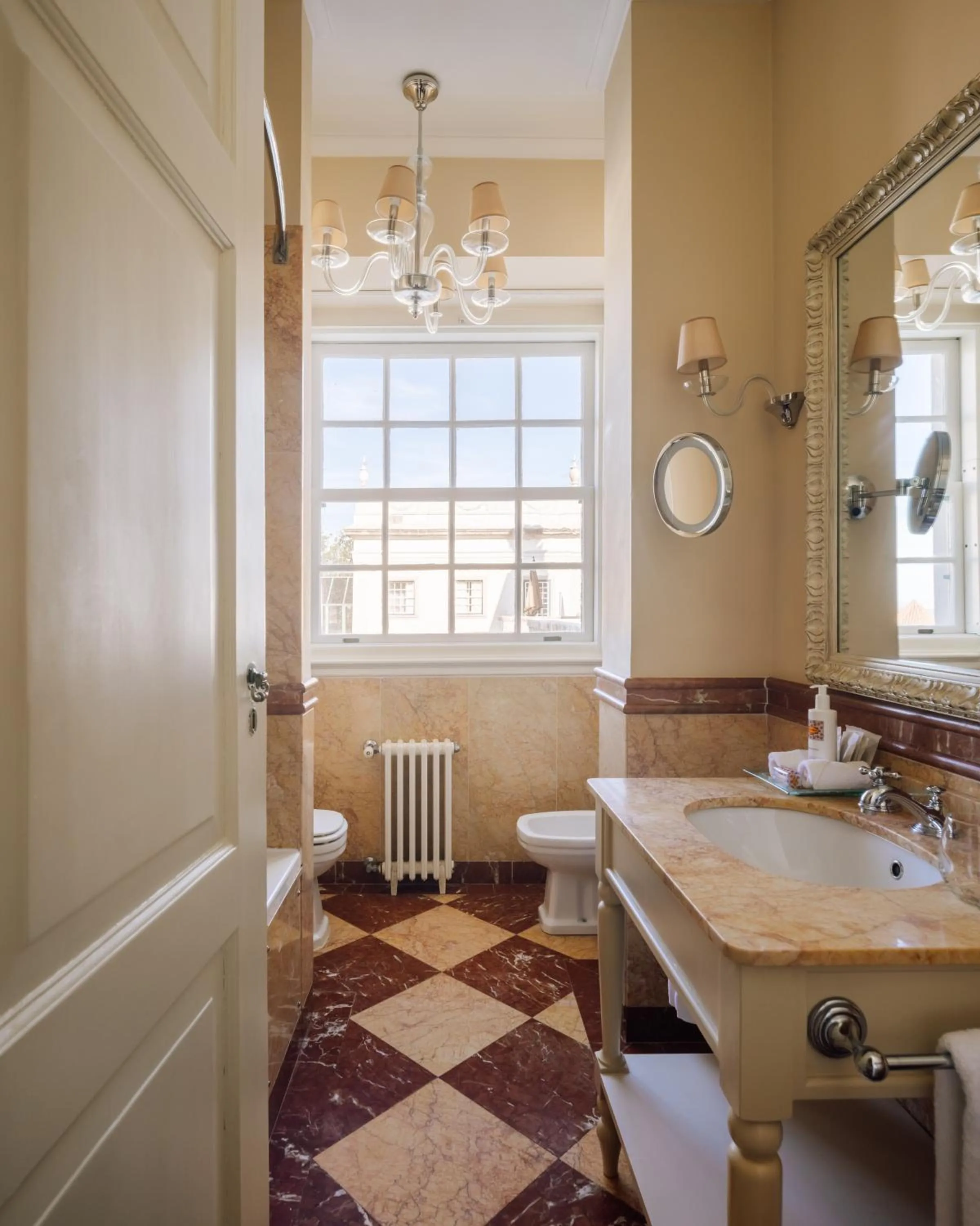 Bathroom in Valverde Sintra Palácio de Seteais - The Leading Hotels of the World