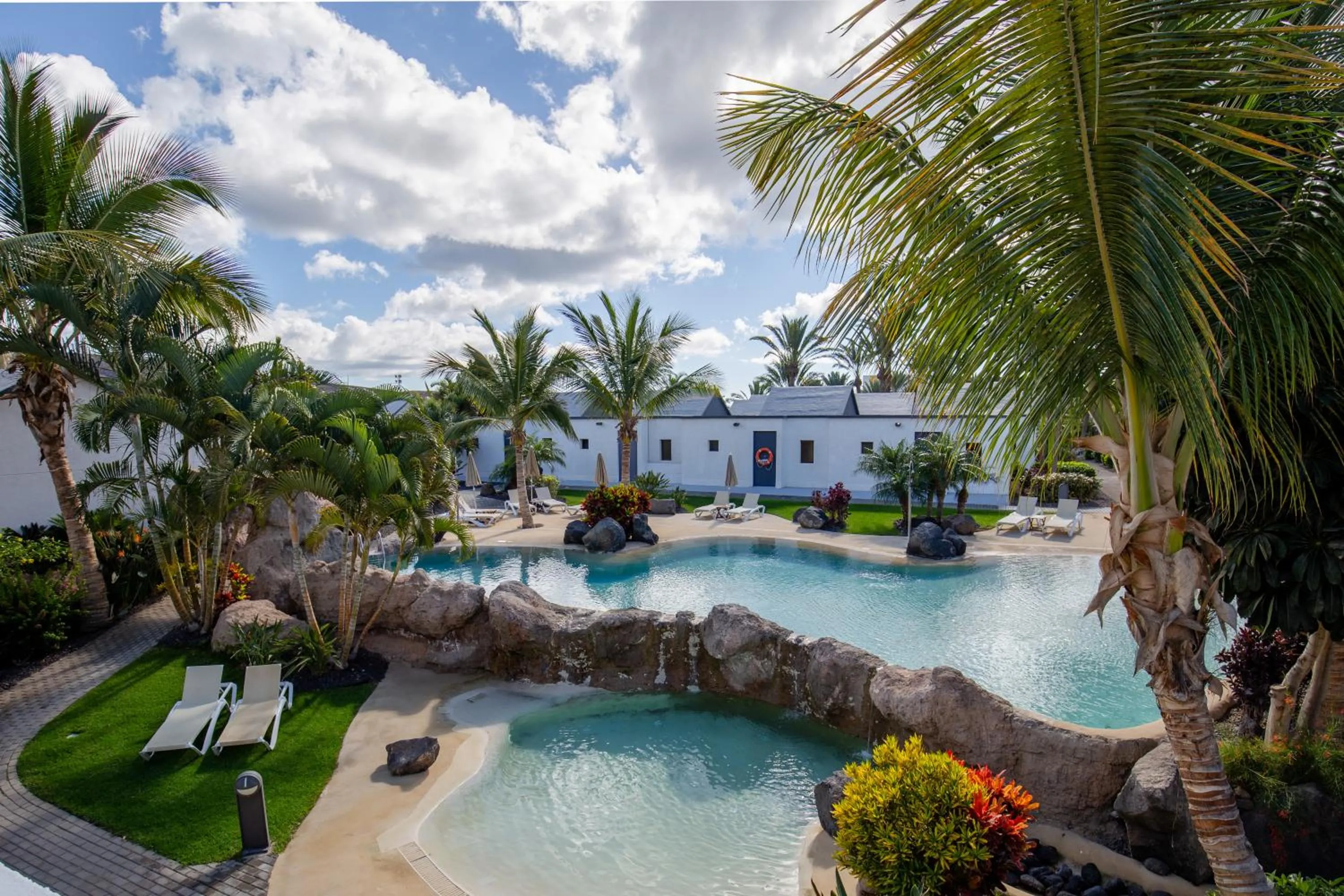 Day in R2 Romantic Fantasia Suites - Adults Only