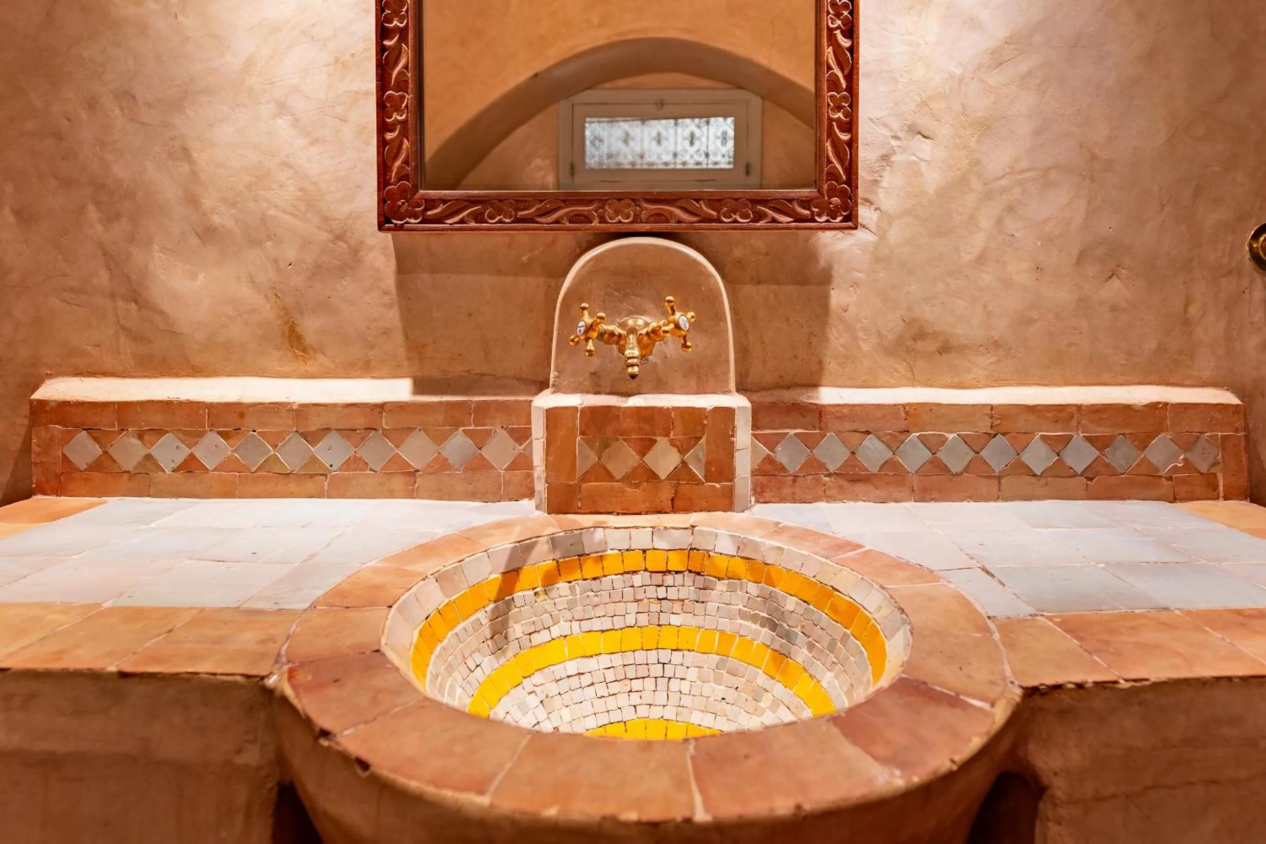 Bathroom, Bed in Riad Laila