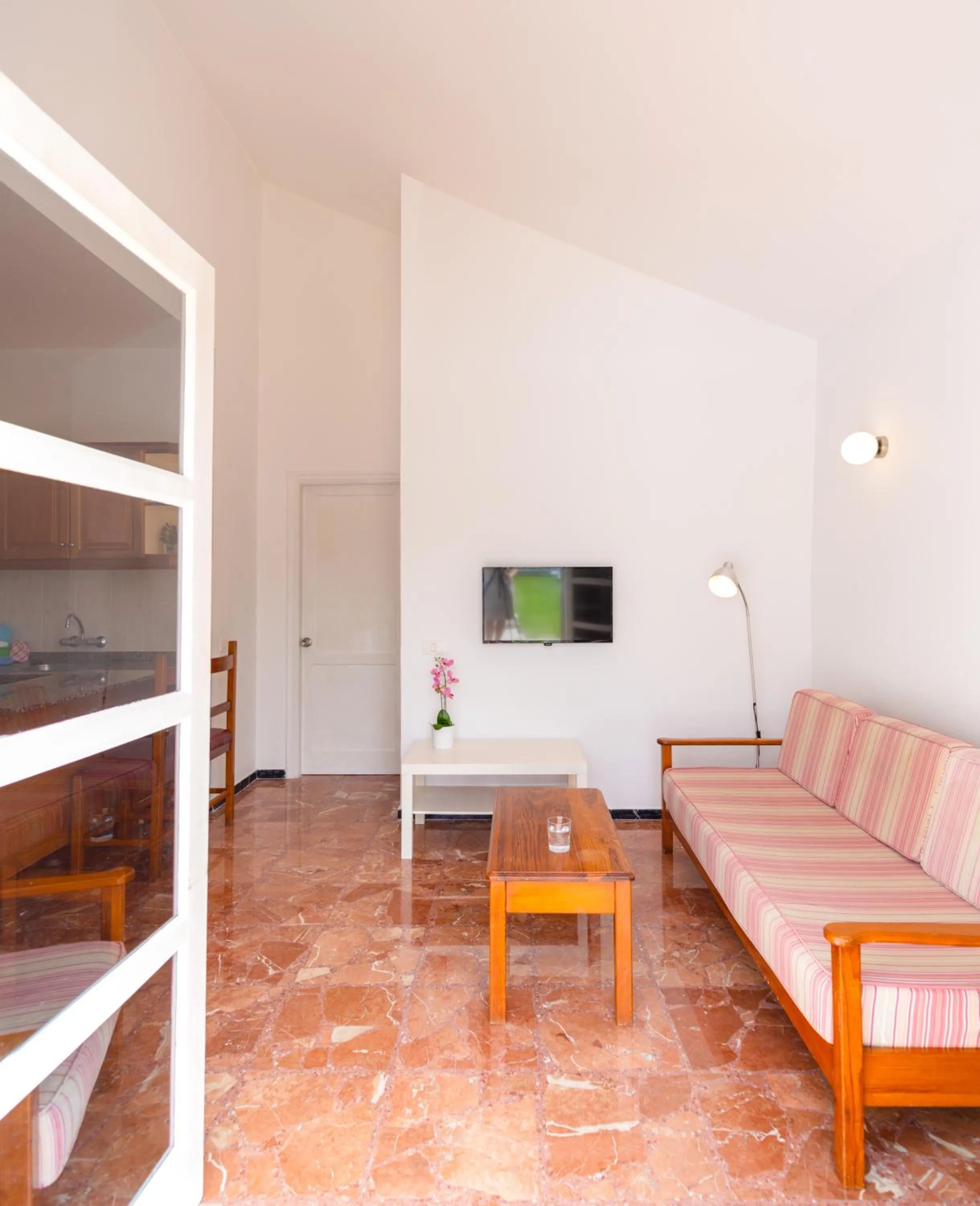 TV and multimedia, Bed in Bungalows Las Almenas
