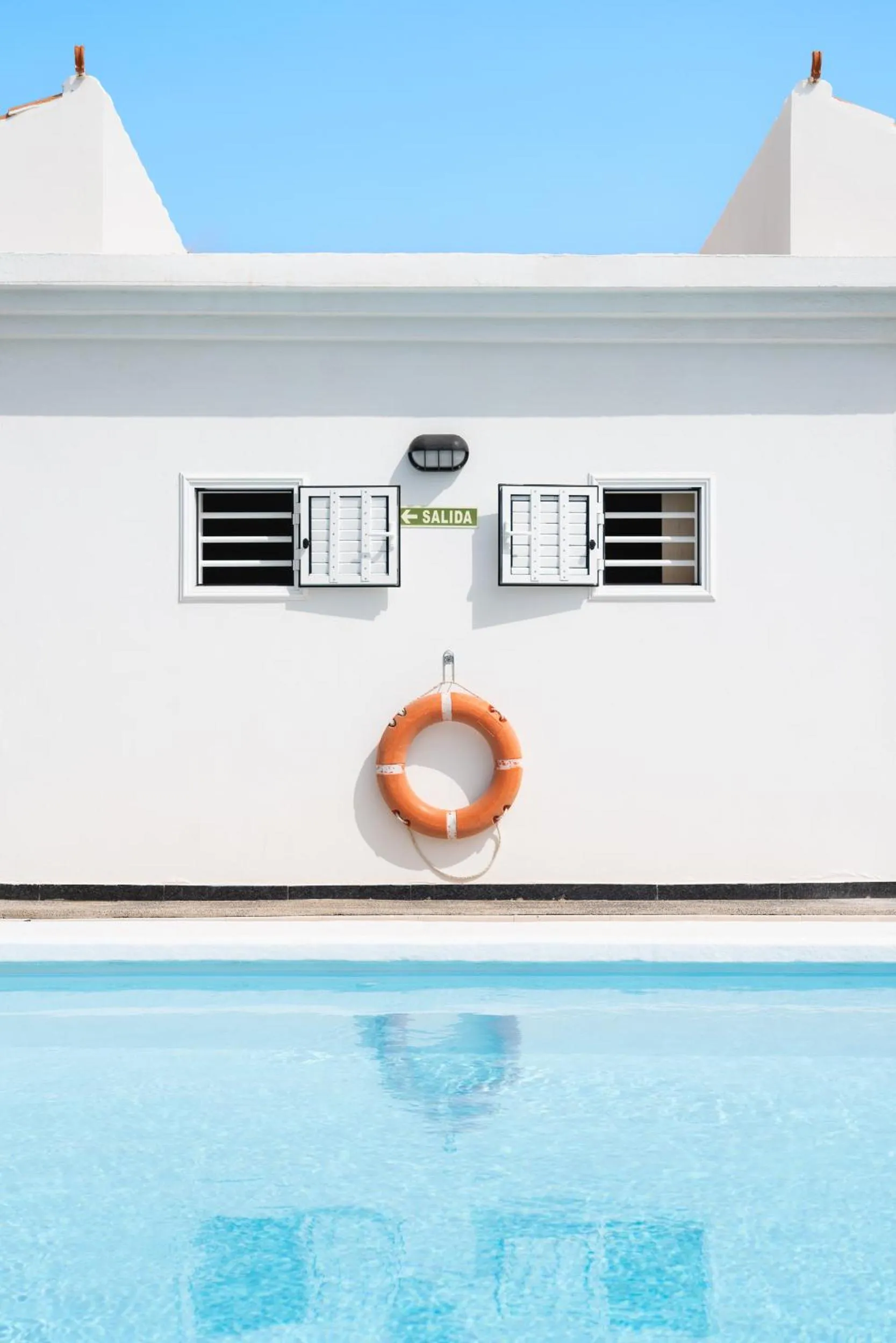 Pool view in Bungalows Las Almenas