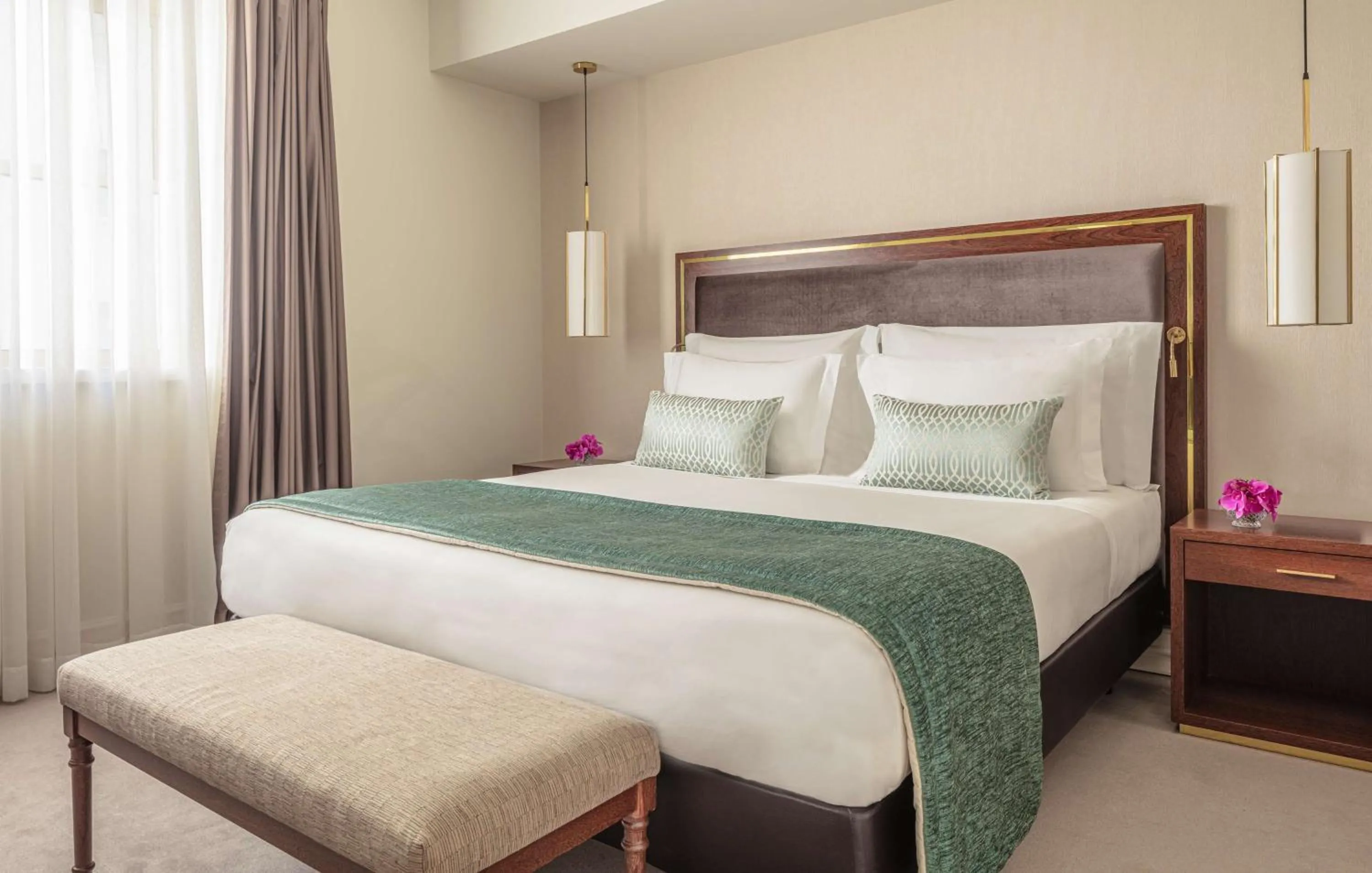 Bedroom, Bed in Tivoli Avenida Liberdade Lisboa – A Leading Hotel of the World